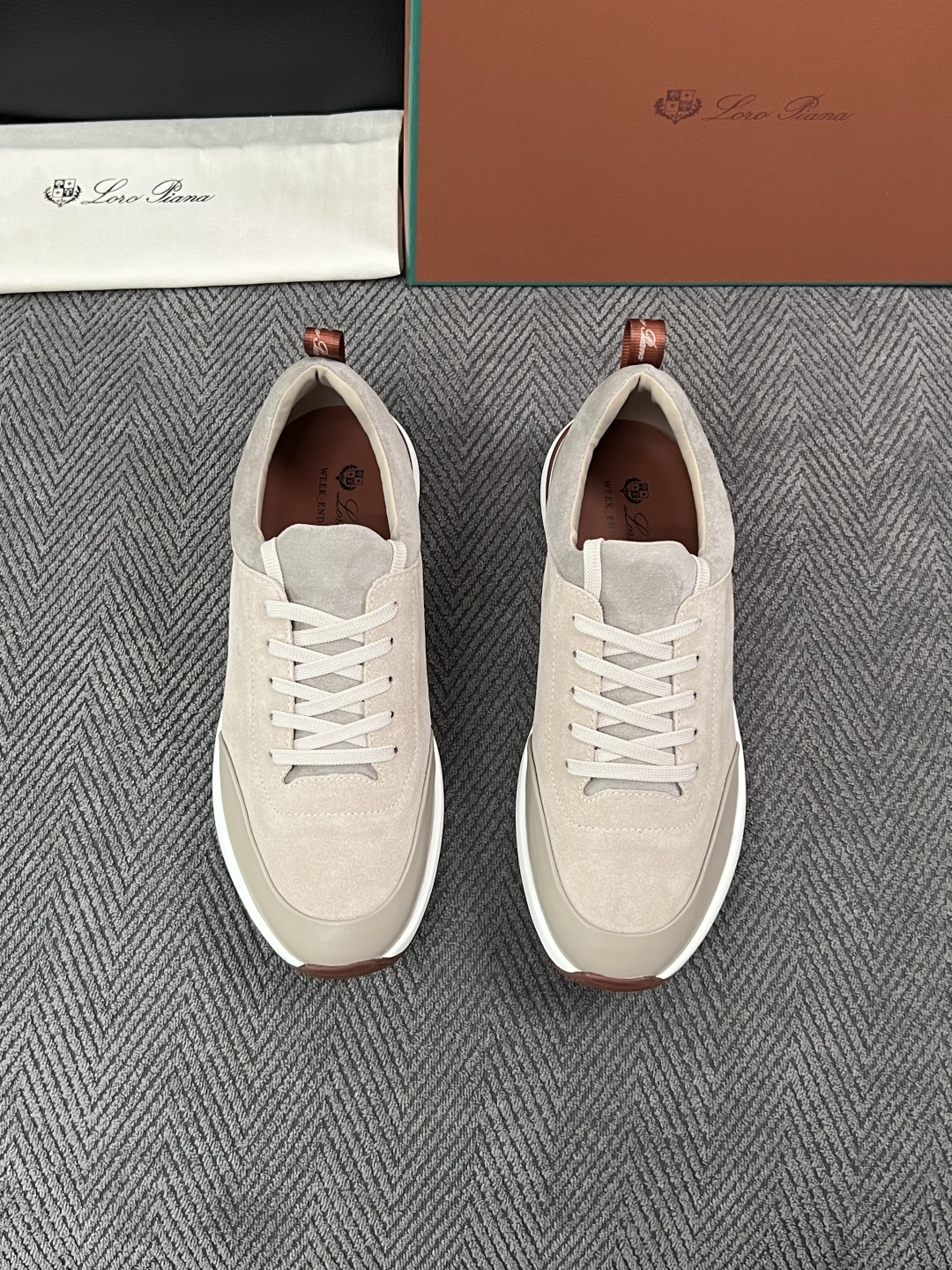 Loro Piana  高品质  顶级工艺品  诺悠翩雅  新品专柜同步原厂配置，鞋面意大利进口牛皮面料，高品质拼接工艺