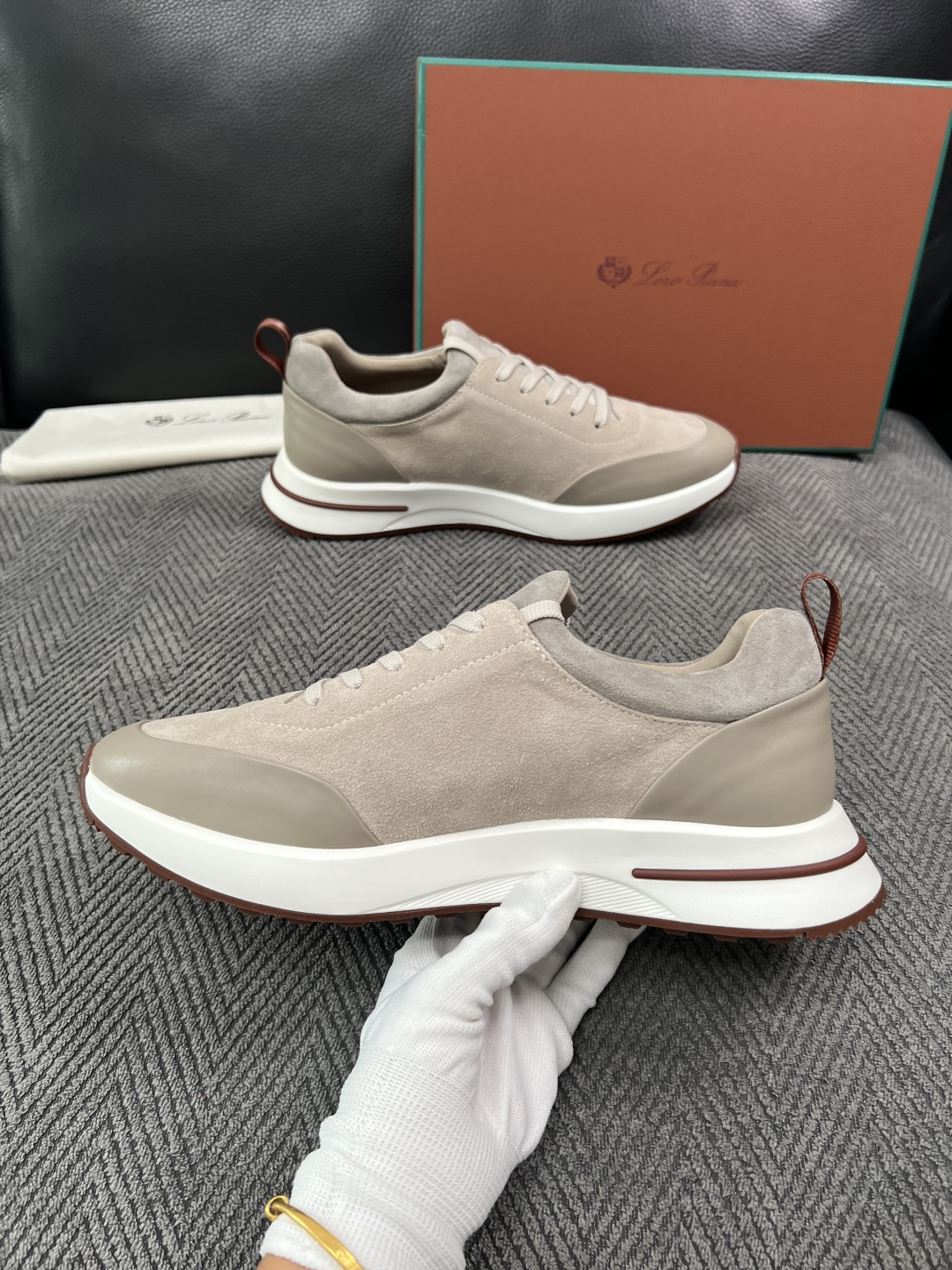 Loro Piana  高品质  顶级工艺品  诺悠翩雅  新品专柜同步原厂配置，鞋面意大利进口牛皮面料，高品质拼接工艺