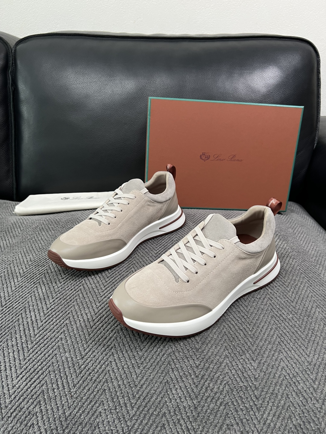 Loro Piana  高品质  顶级工艺品  诺悠翩雅  新品专柜同步原厂配置，鞋面意大利进口牛皮面料，高品质拼接工艺