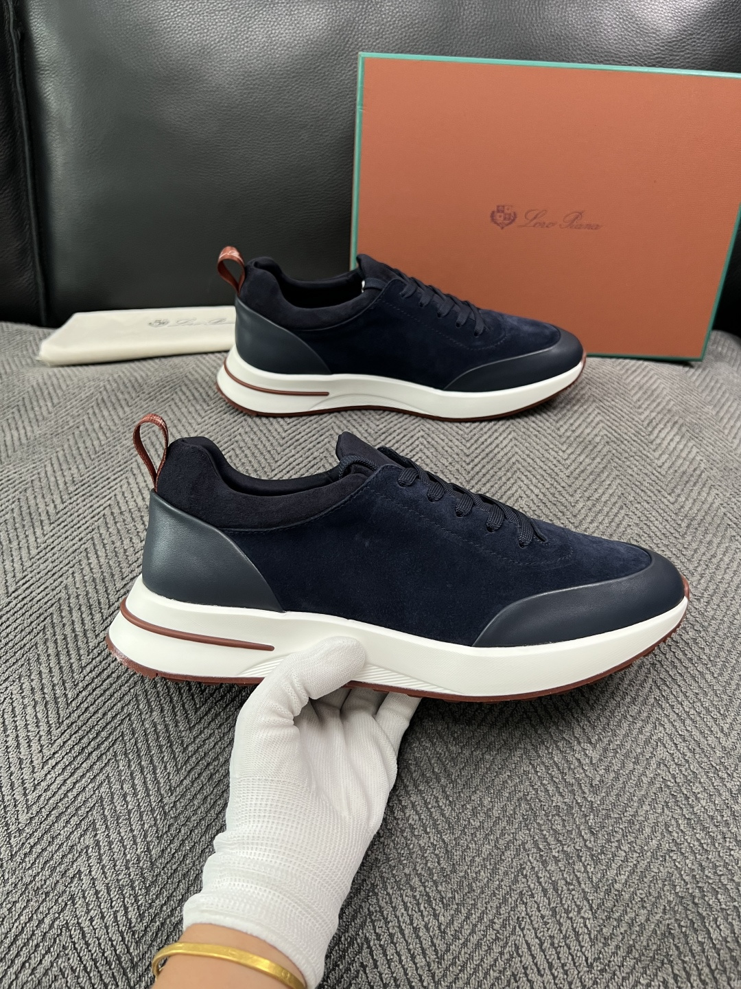 Loro Piana  高品质  顶级工艺品  诺悠翩雅  新品专柜同步原厂配置，鞋面意大利进口牛皮面料，高品质拼接工艺