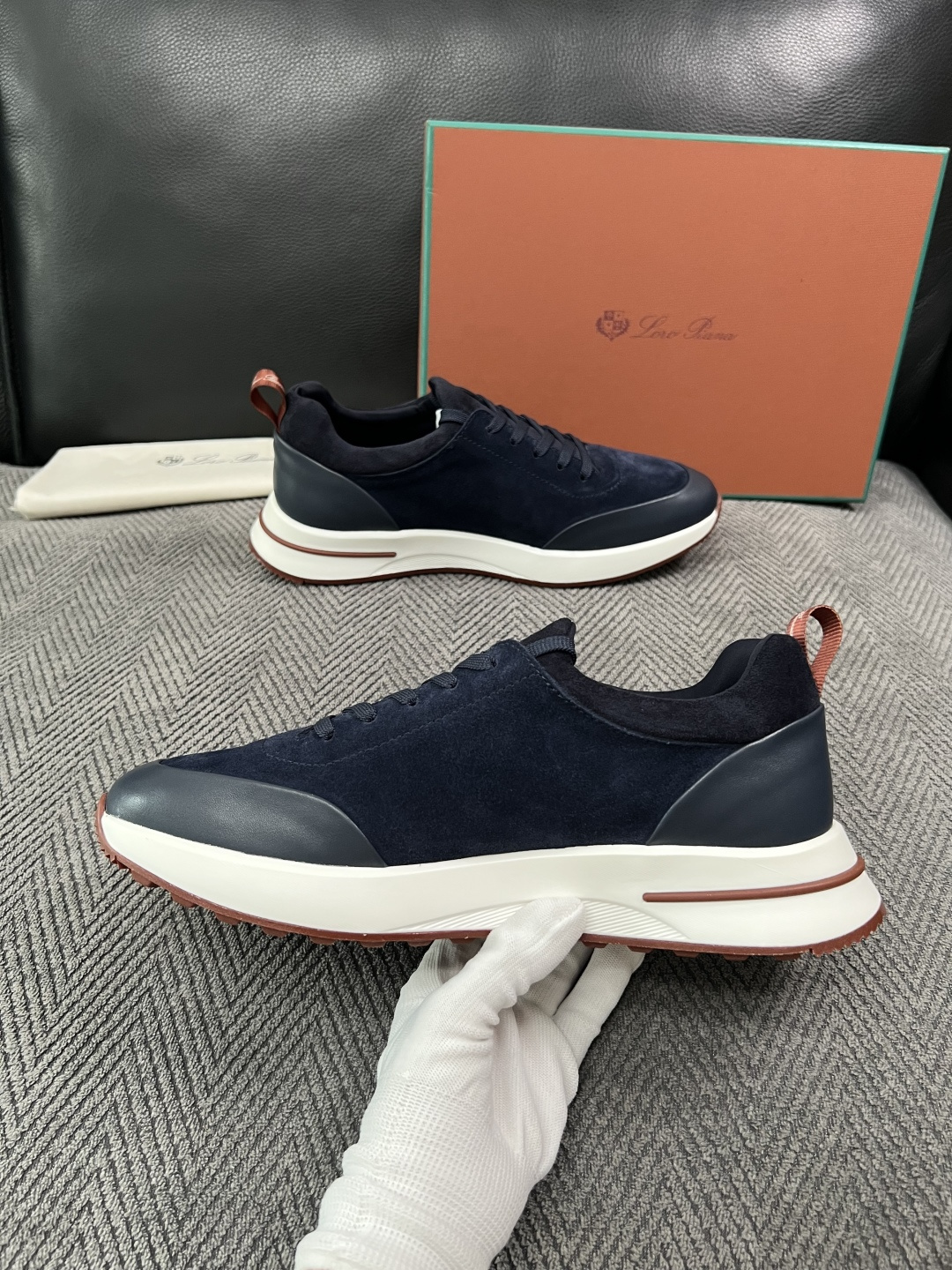 Loro Piana  高品质  顶级工艺品  诺悠翩雅  新品专柜同步原厂配置，鞋面意大利进口牛皮面料，高品质拼接工艺