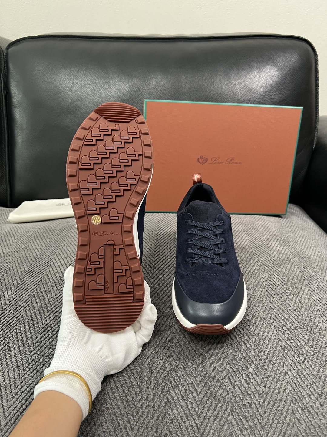 Loro Piana  高品质  顶级工艺品  诺悠翩雅  新品专柜同步原厂配置，鞋面意大利进口牛皮面料，高品质拼接工艺