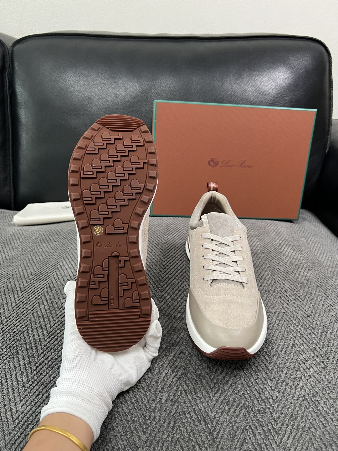Loro Piana  高品质  顶级工艺品  诺悠翩雅  新品专柜同步原厂配置，鞋面意大利进口牛皮面料，高品质拼接工艺