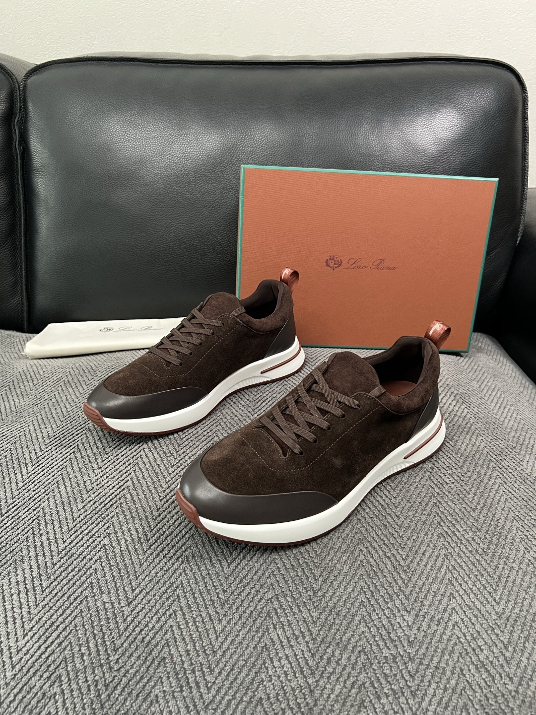 Loro Piana  高品质  顶级工艺品  诺悠翩雅  新品专柜同步原厂配置，鞋面意大利进口牛皮面料，高品质拼接工艺