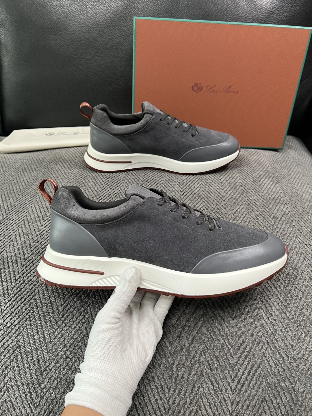 Loro Piana  高品质  顶级工艺品  诺悠翩雅  新品专柜同步原厂配置，鞋面意大利进口牛皮面料，高品质拼接工艺