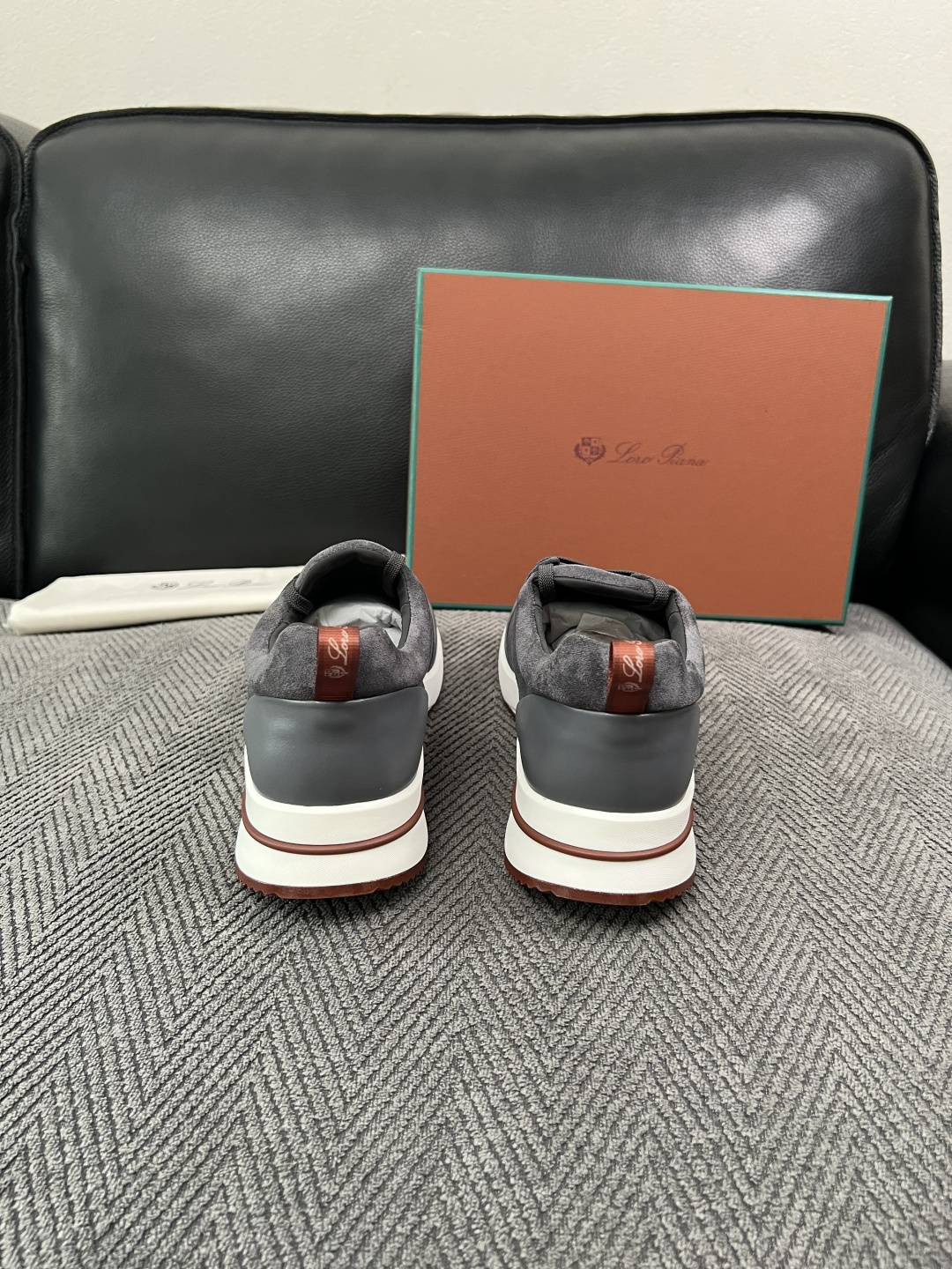 Loro Piana  高品质  顶级工艺品  诺悠翩雅  新品专柜同步原厂配置，鞋面意大利进口牛皮面料，高品质拼接工艺