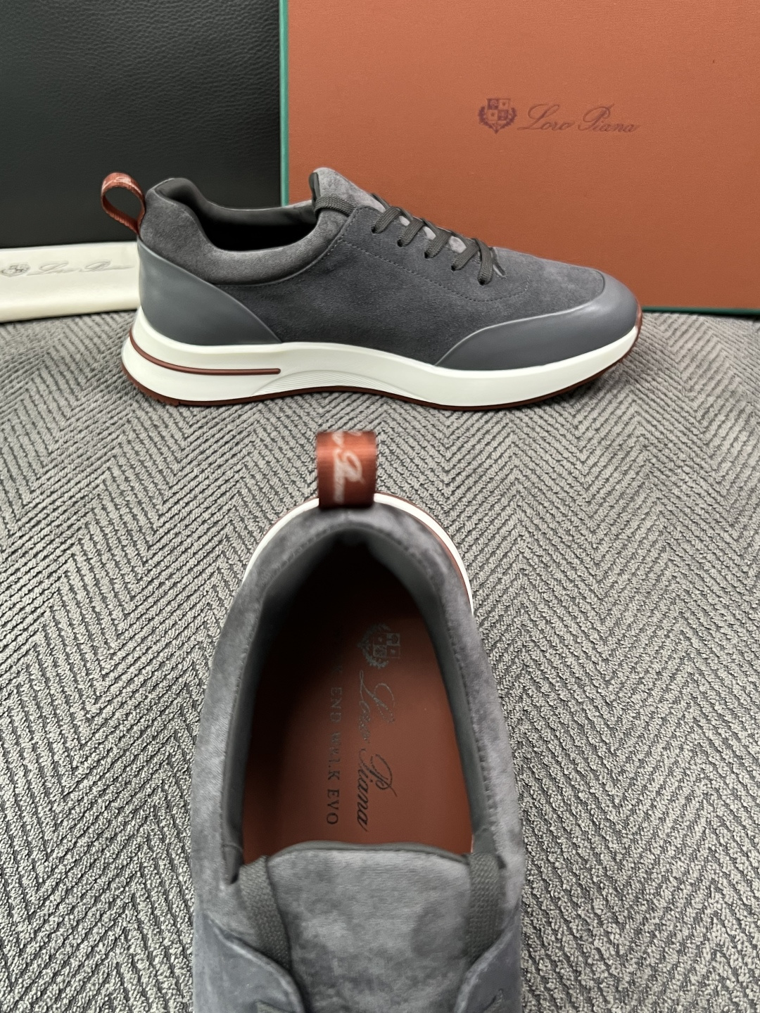 Loro Piana  高品质  顶级工艺品  诺悠翩雅  新品专柜同步原厂配置，鞋面意大利进口牛皮面料，高品质拼接工艺