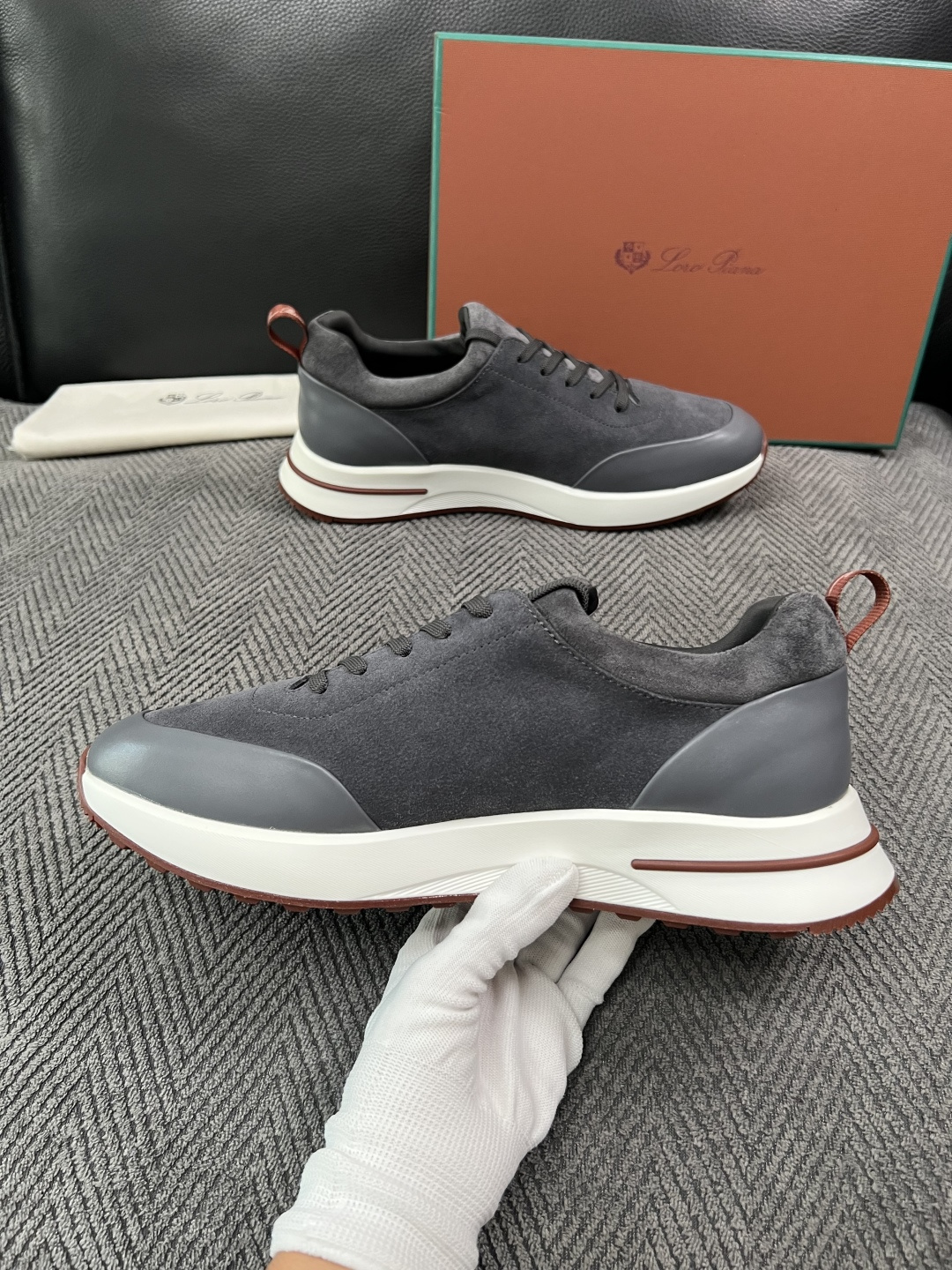 Loro Piana  高品质  顶级工艺品  诺悠翩雅  新品专柜同步原厂配置，鞋面意大利进口牛皮面料，高品质拼接工艺