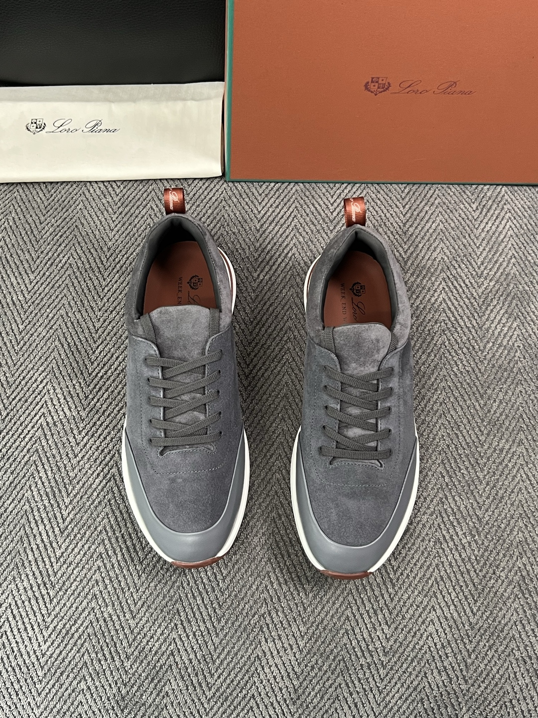 Loro Piana  高品质  顶级工艺品  诺悠翩雅  新品专柜同步原厂配置，鞋面意大利进口牛皮面料，高品质拼接工艺