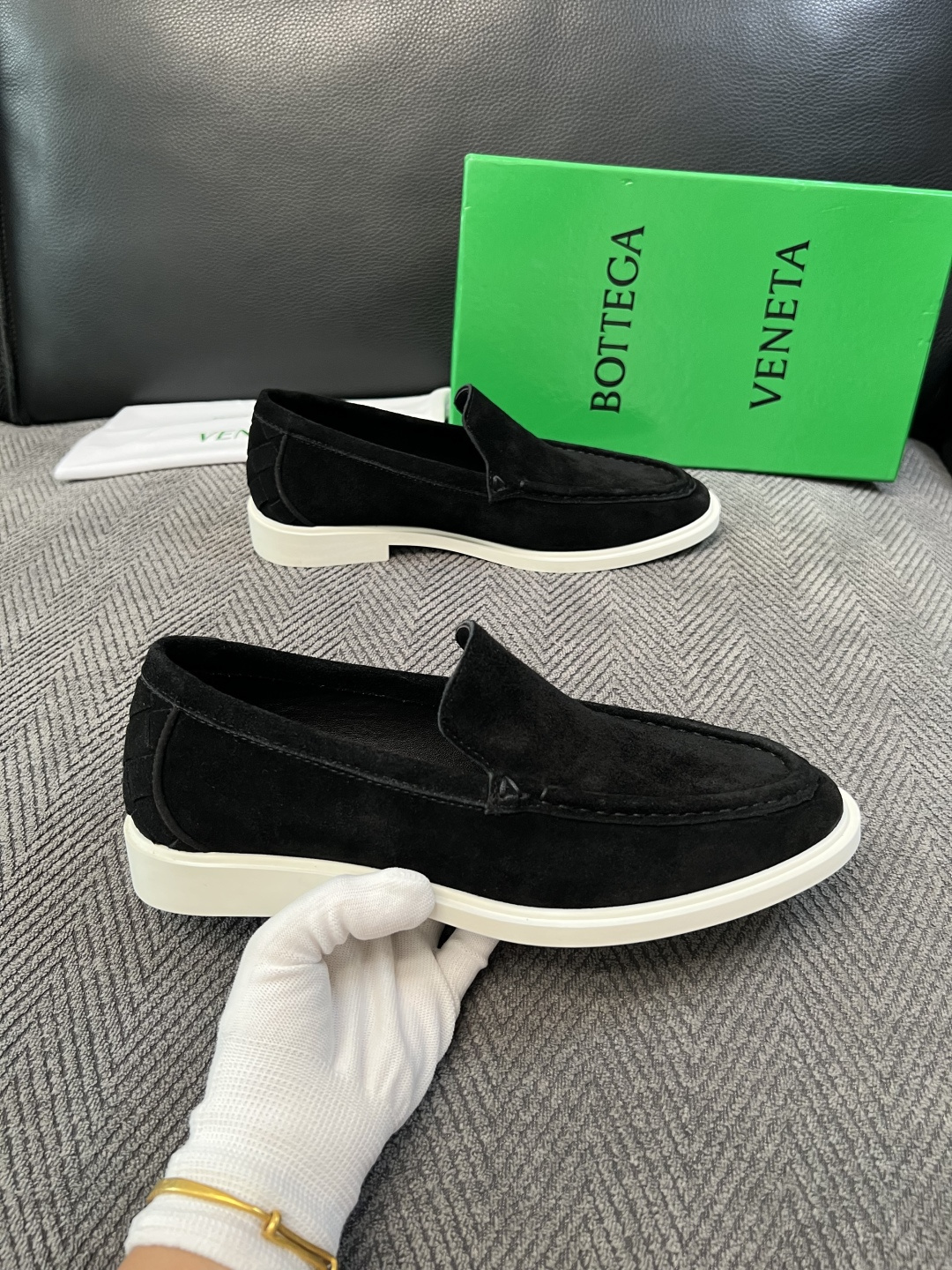 BOTTEGA  VENETA  顶级代购  葆蝶家 专柜同步，鞋面意大利进口编织牛皮面料，透气牛皮内里舒适，鞋底：原厂
