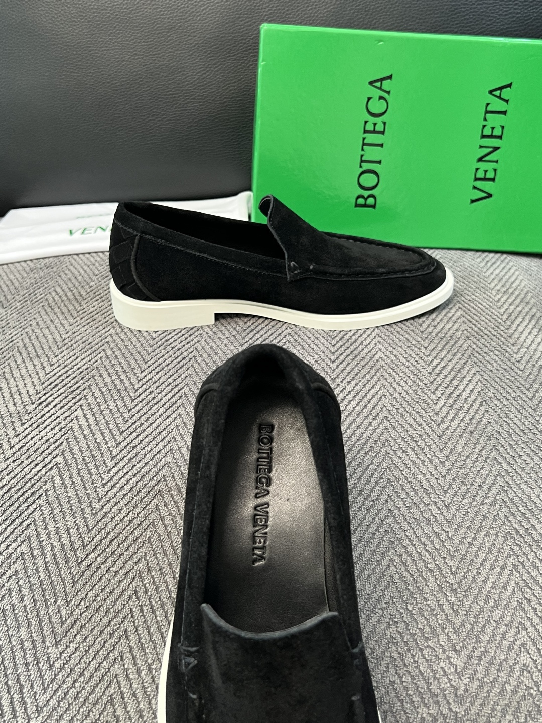 BOTTEGA  VENETA  顶级代购  葆蝶家 专柜同步，鞋面意大利进口编织牛皮面料，透气牛皮内里舒适，鞋底：原厂