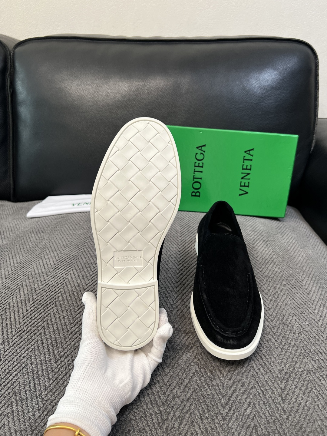 BOTTEGA  VENETA  顶级代购  葆蝶家 专柜同步，鞋面意大利进口编织牛皮面料，透气牛皮内里舒适，鞋底：原厂