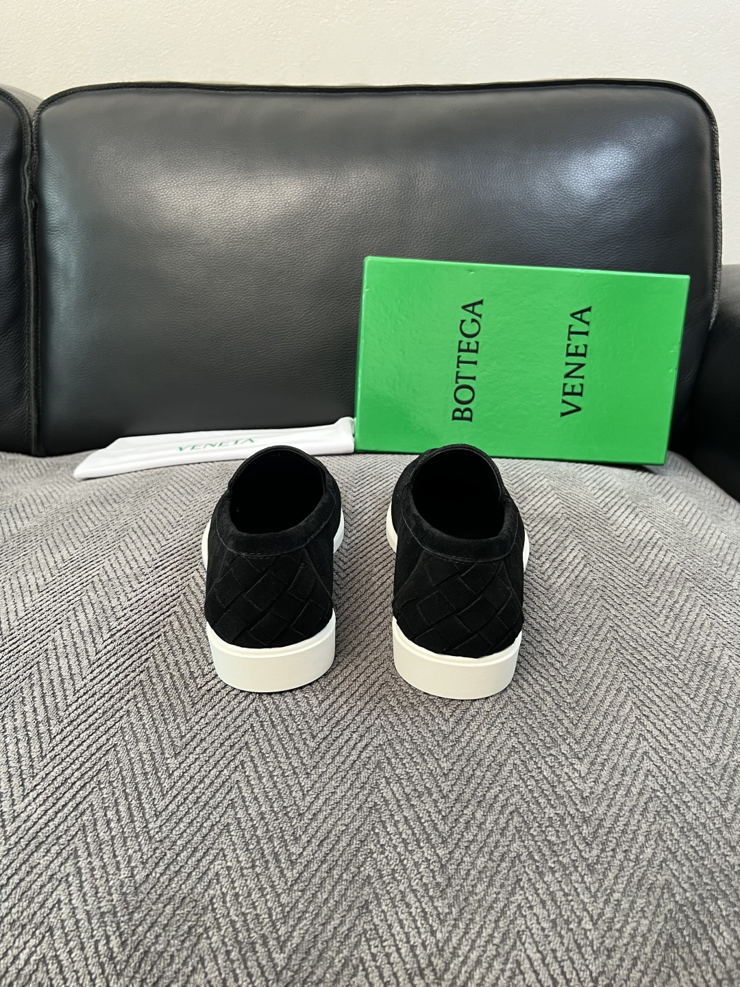 BOTTEGA  VENETA  顶级代购  葆蝶家 专柜同步，鞋面意大利进口编织牛皮面料，透气牛皮内里舒适，鞋底：原厂