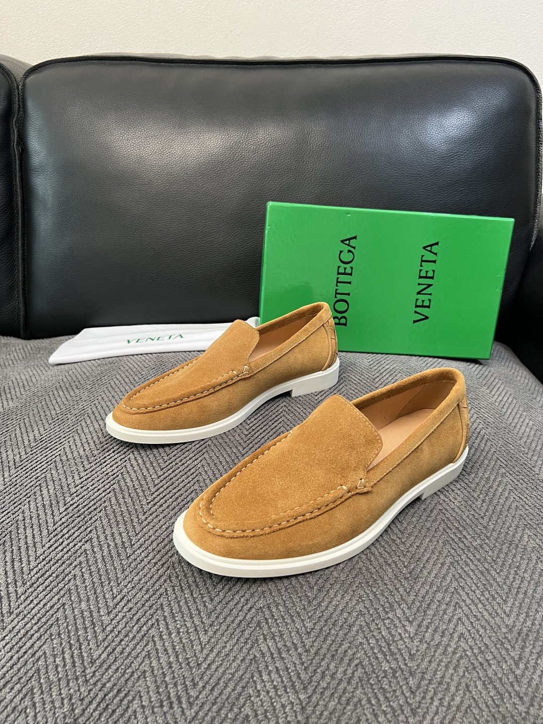 BOTTEGA  VENETA  顶级代购  葆蝶家 专柜同步，鞋面意大利进口编织牛皮面料，透气牛皮内里舒适，鞋底：原厂
