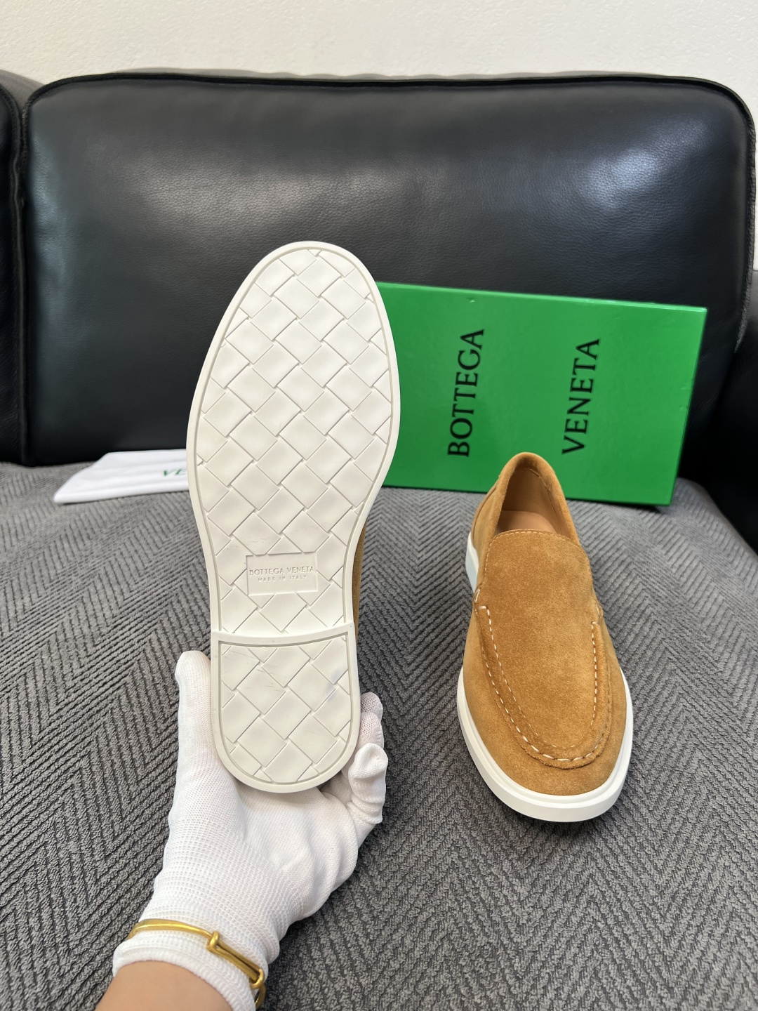 BOTTEGA  VENETA  顶级代购  葆蝶家 专柜同步，鞋面意大利进口编织牛皮面料，透气牛皮内里舒适，鞋底：原厂