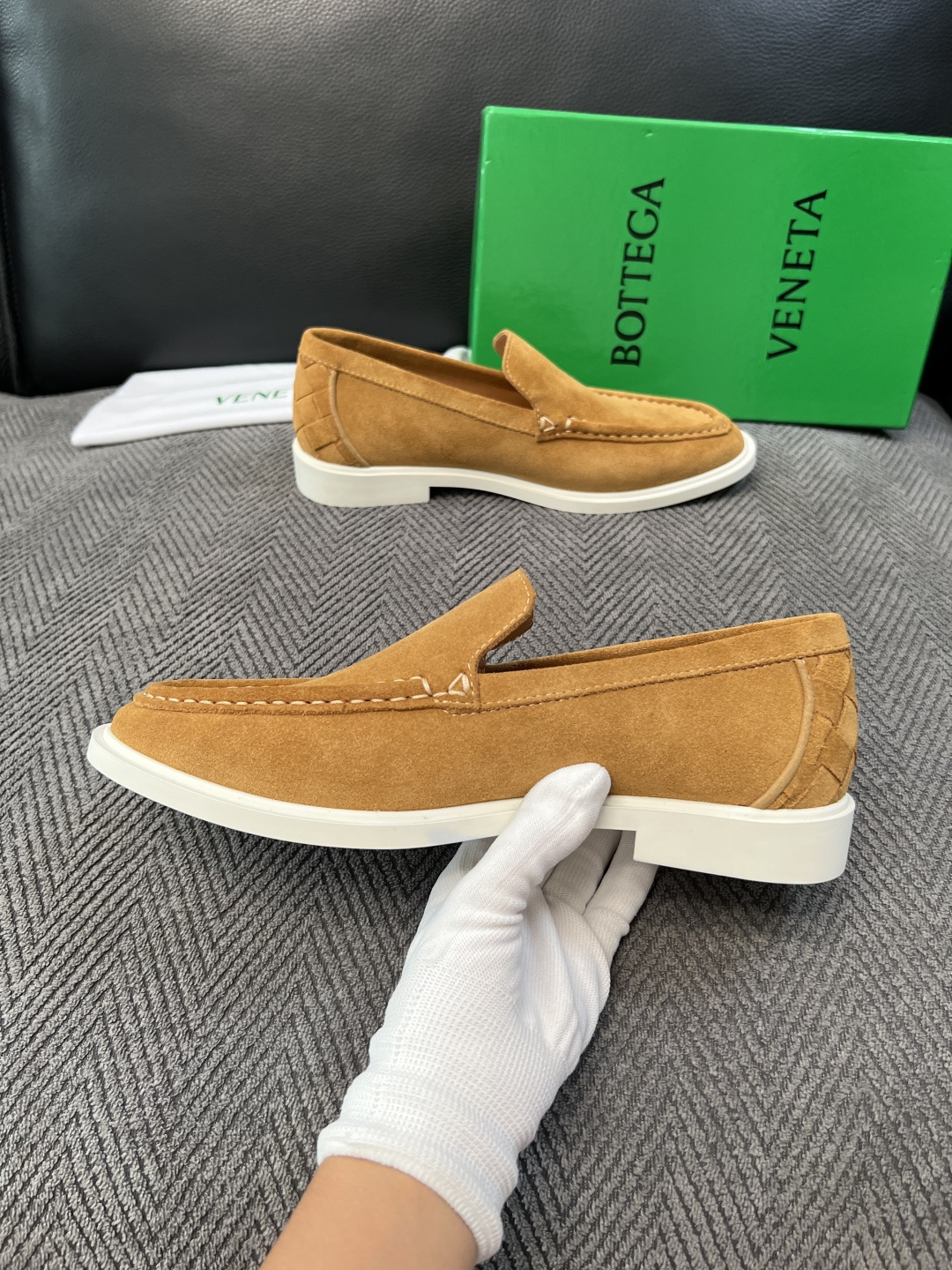 BOTTEGA  VENETA  顶级代购  葆蝶家 专柜同步，鞋面意大利进口编织牛皮面料，透气牛皮内里舒适，鞋底：原厂