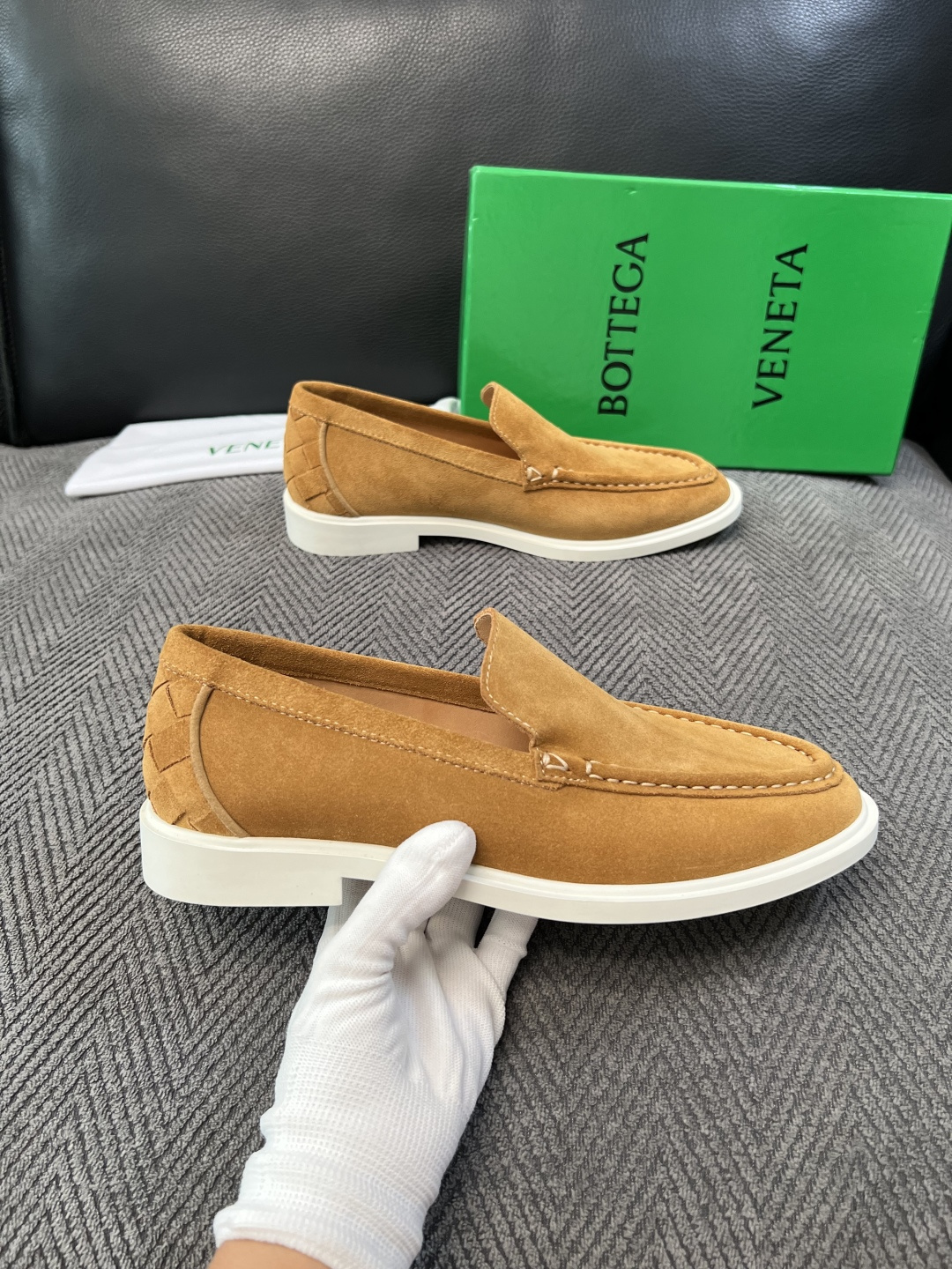 BOTTEGA  VENETA  顶级代购  葆蝶家 专柜同步，鞋面意大利进口编织牛皮面料，透气牛皮内里舒适，鞋底：原厂