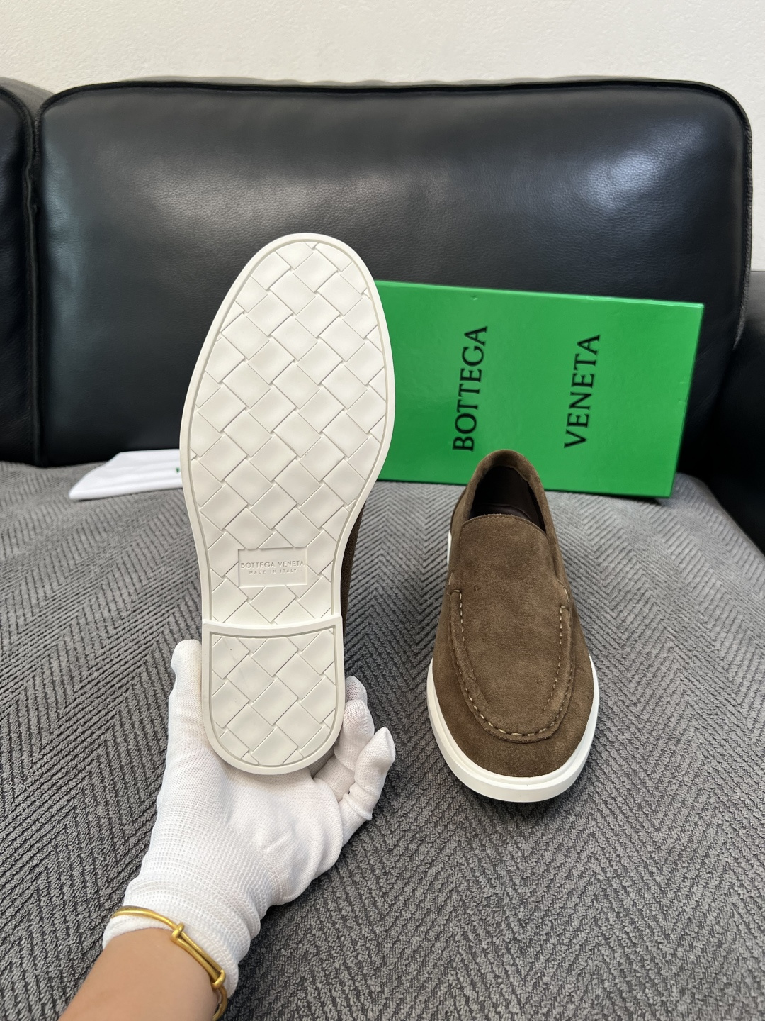 BOTTEGA  VENETA  顶级代购  葆蝶家 专柜同步，鞋面意大利进口编织牛皮面料，透气牛皮内里舒适，鞋底：原厂