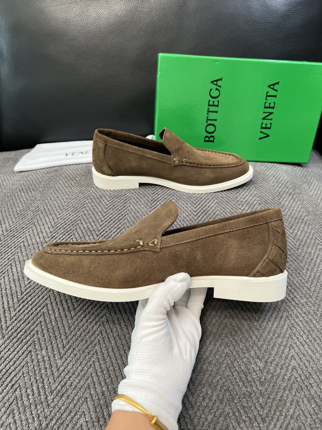 BOTTEGA  VENETA  顶级代购  葆蝶家 专柜同步，鞋面意大利进口编织牛皮面料，透气牛皮内里舒适，鞋底：原厂