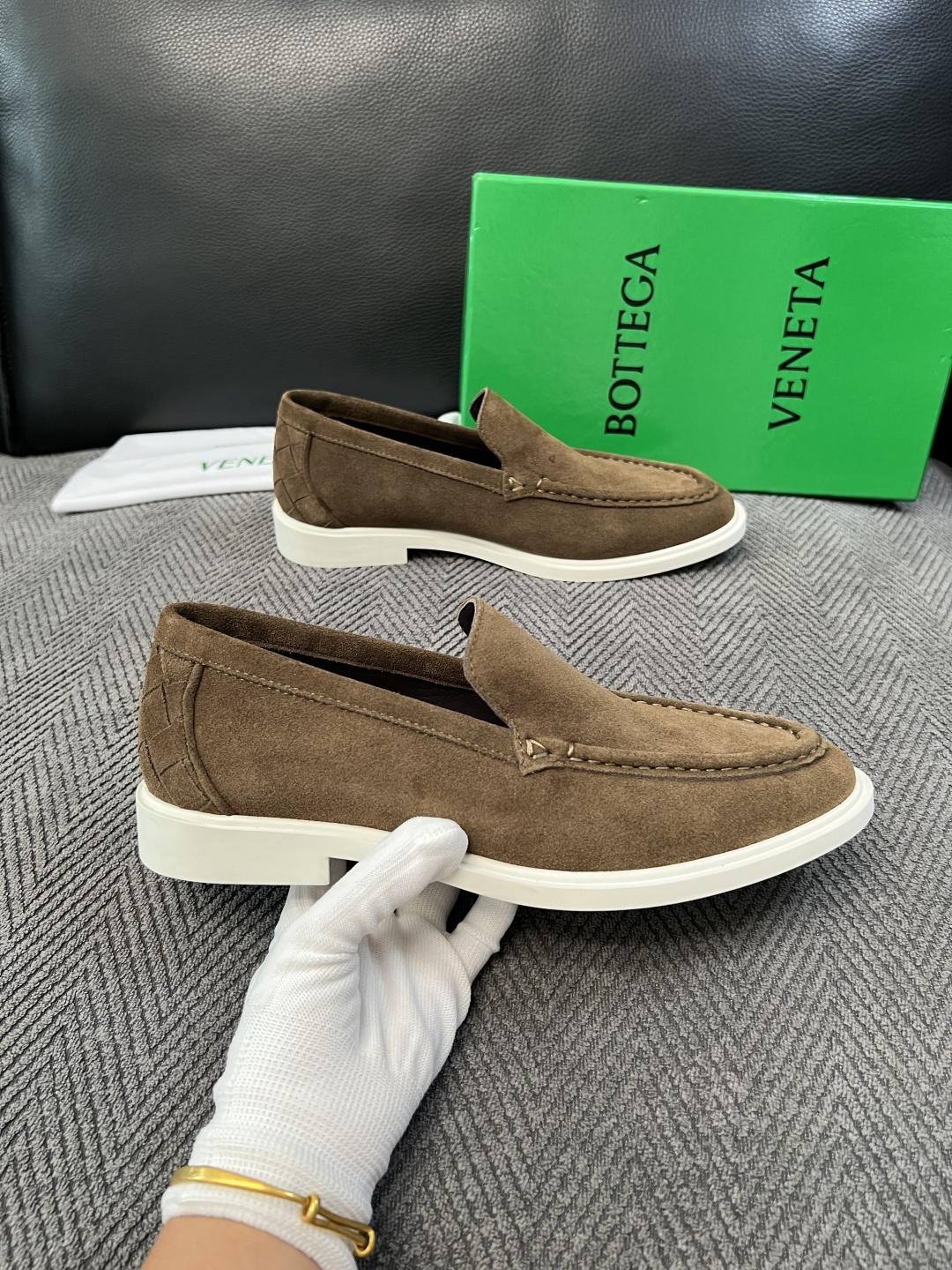 BOTTEGA  VENETA  顶级代购  葆蝶家 专柜同步，鞋面意大利进口编织牛皮面料，透气牛皮内里舒适，鞋底：原厂
