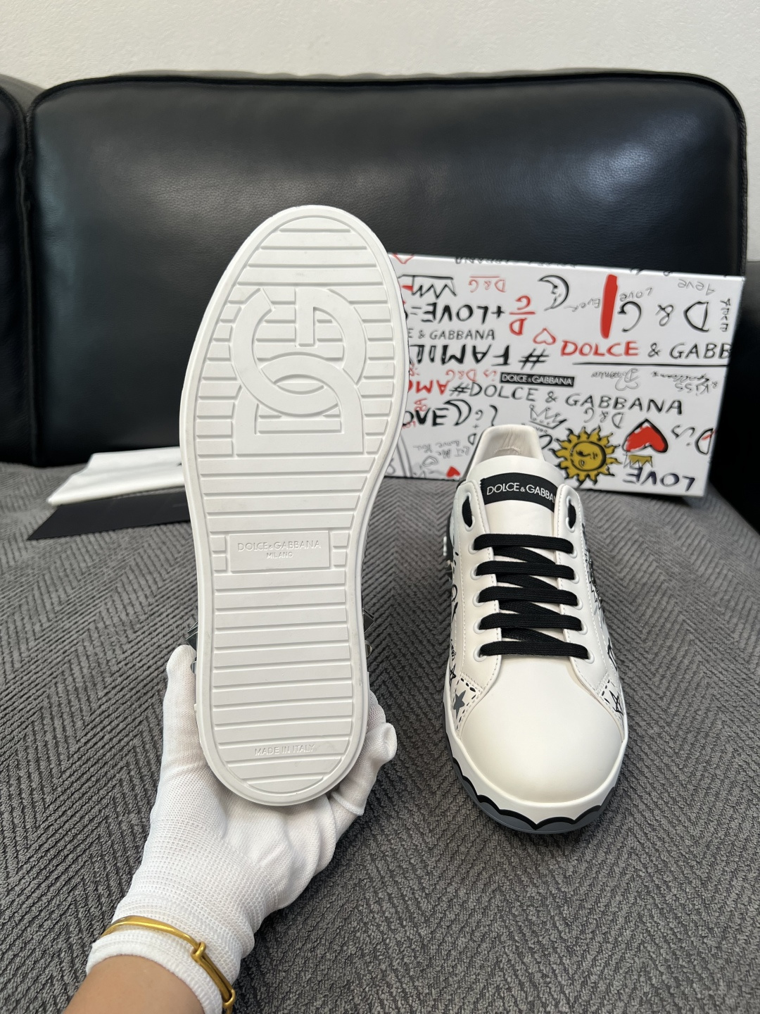 Dolce & Gabbana   高品质  顶级工艺品  杜嘉班纳  爆款专柜新品同步，鞋面意大利进口牛皮搭配网面料，
