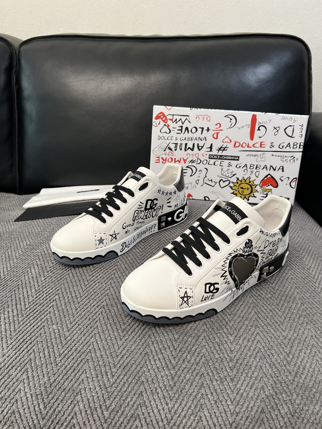 Dolce & Gabbana   高品质  顶级工艺品  杜嘉班纳  爆款专柜新品同步，鞋面意大利进口牛皮搭配网面料，