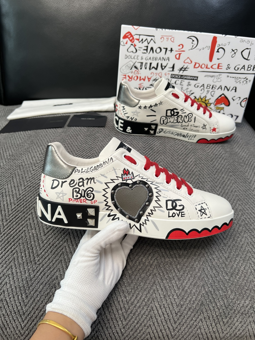 Dolce & Gabbana   高品质  顶级工艺品  杜嘉班纳  爆款专柜新品同步，鞋面意大利进口牛皮搭配网面料，