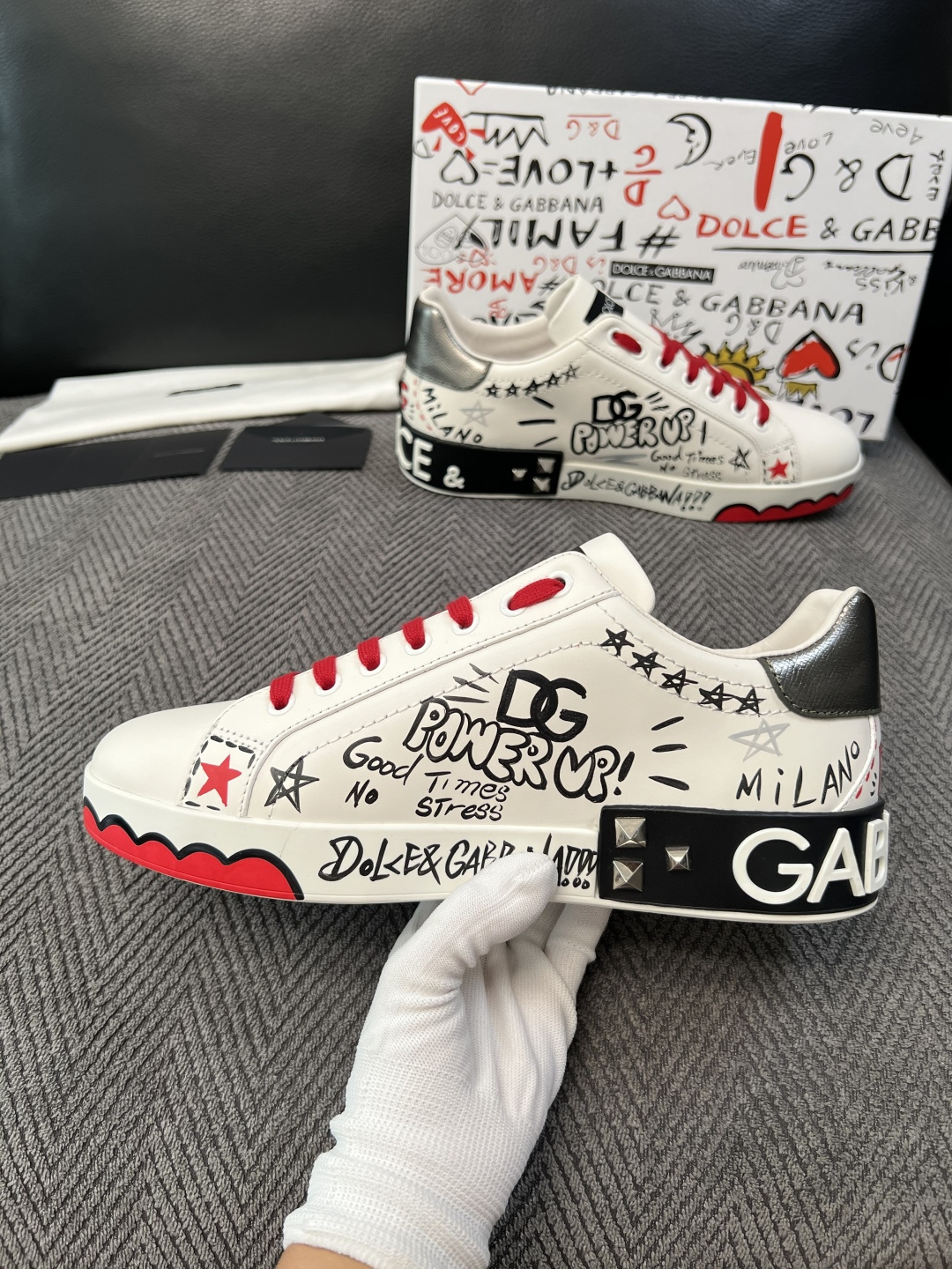 Dolce & Gabbana   高品质  顶级工艺品  杜嘉班纳  爆款专柜新品同步，鞋面意大利进口牛皮搭配网面料，