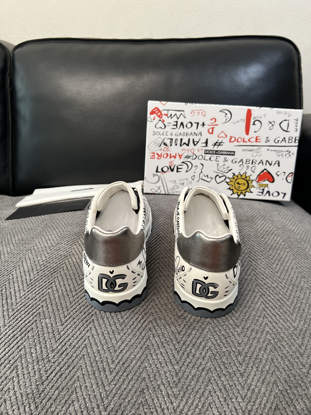 Dolce & Gabbana   高品质  顶级工艺品  杜嘉班纳  爆款专柜新品同步，鞋面意大利进口牛皮搭配网面料，