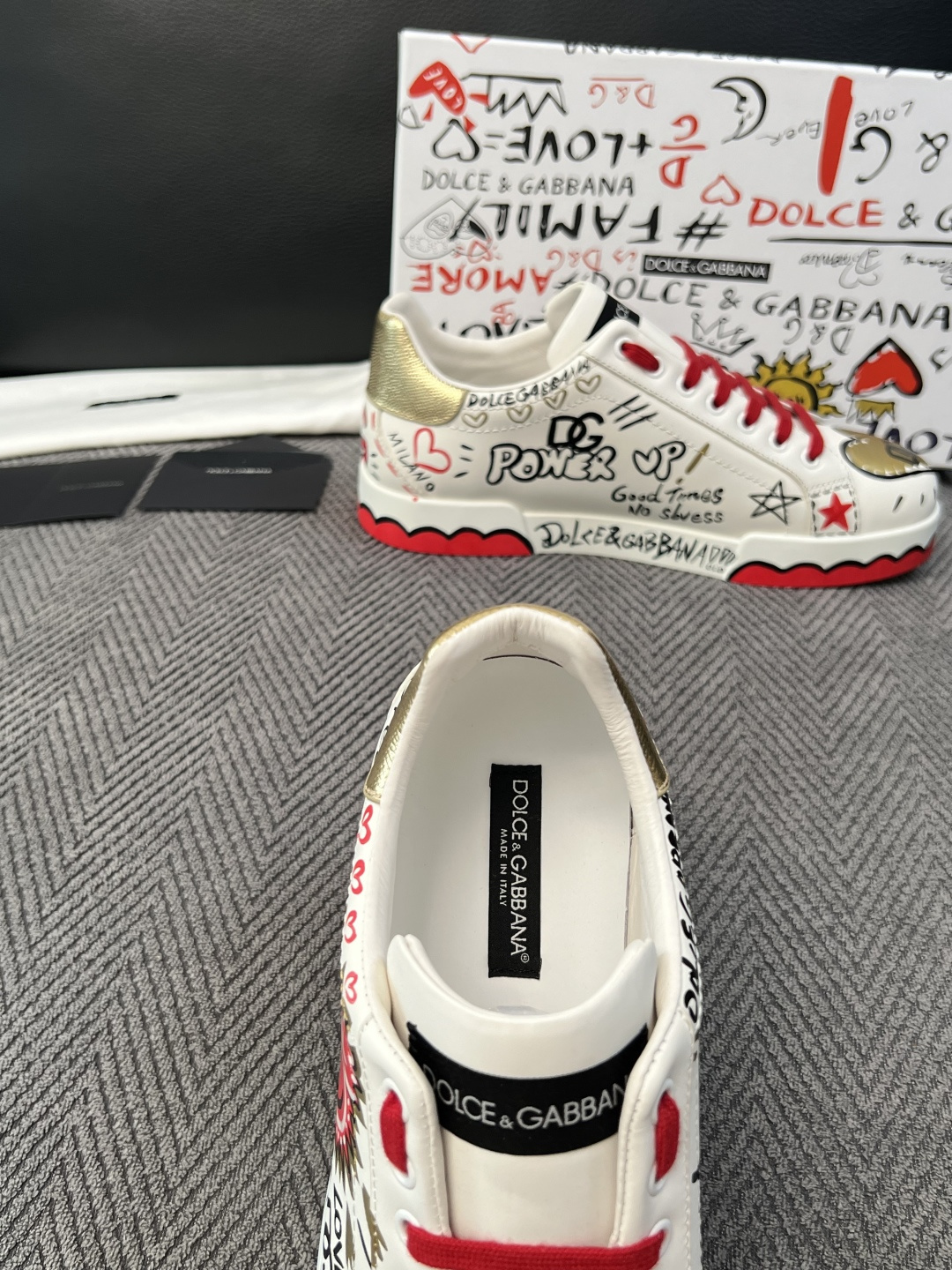 Dolce & Gabbana   高品质  顶级工艺品  杜嘉班纳  爆款专柜新品同步，鞋面意大利进口牛皮搭配网面料，
