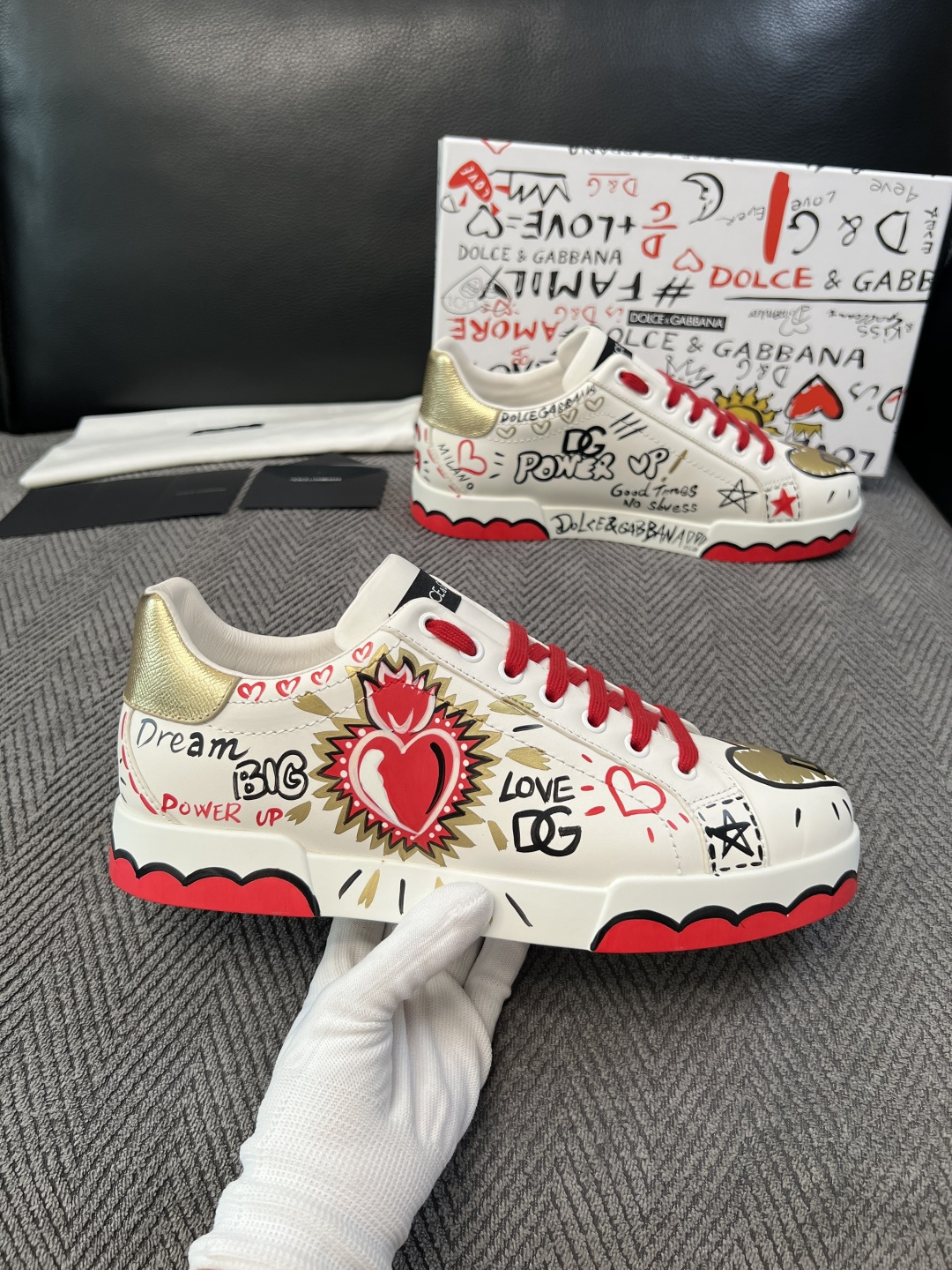 Dolce & Gabbana   高品质  顶级工艺品  杜嘉班纳  爆款专柜新品同步，鞋面意大利进口牛皮搭配网面料，