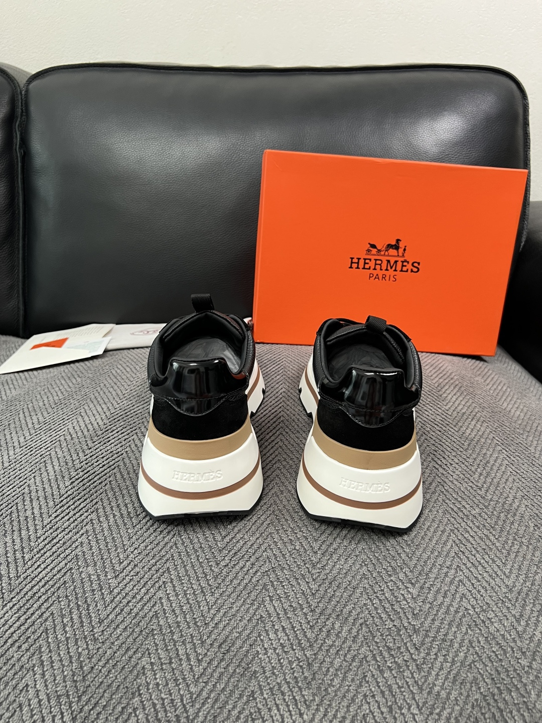 Hermes  高品质  顶级工艺品  爱马仕 专柜同步发售原厂配置，意大利进口原版牛皮面料，高品质拼接工艺，全进口水染