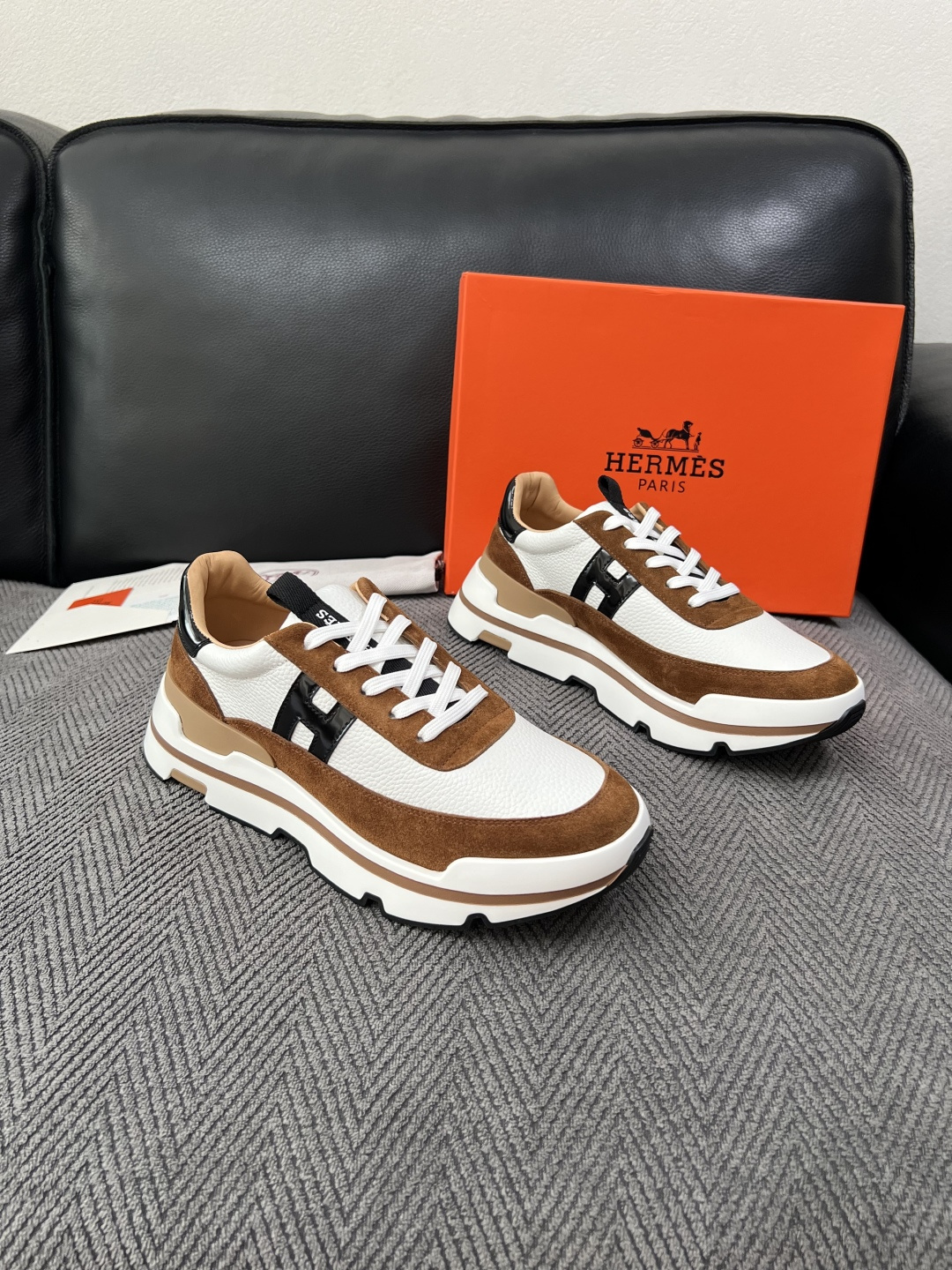 Hermes  高品质  顶级工艺品  爱马仕 专柜同步发售原厂配置，意大利进口原版牛皮面料，高品质拼接工艺，全进口水染