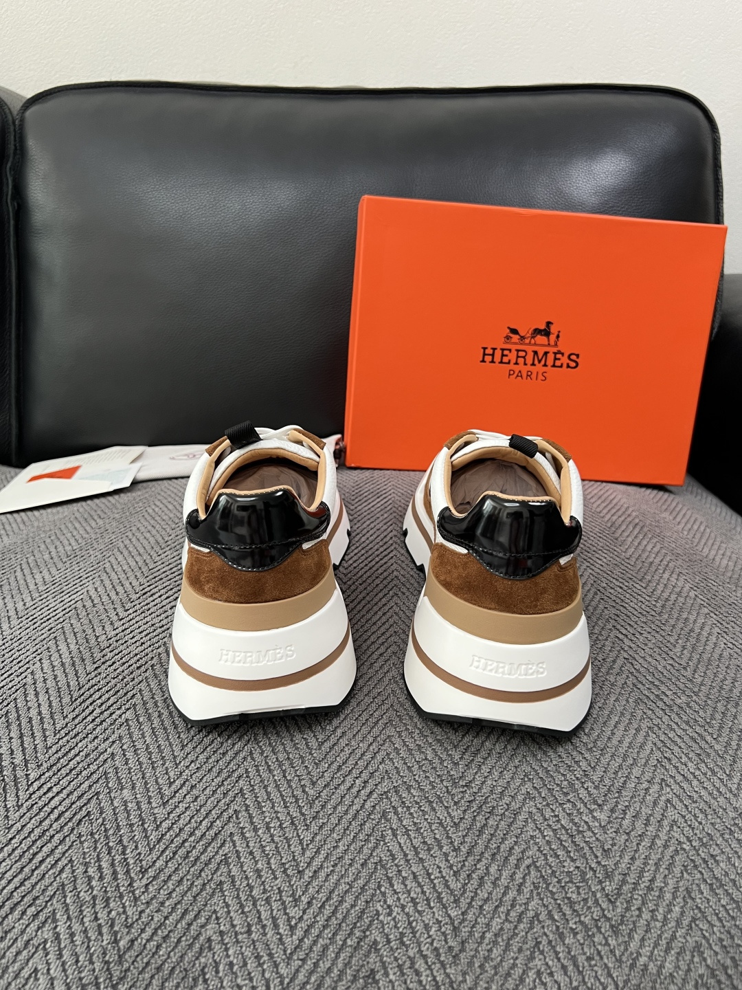 Hermes  高品质  顶级工艺品  爱马仕 专柜同步发售原厂配置，意大利进口原版牛皮面料，高品质拼接工艺，全进口水染