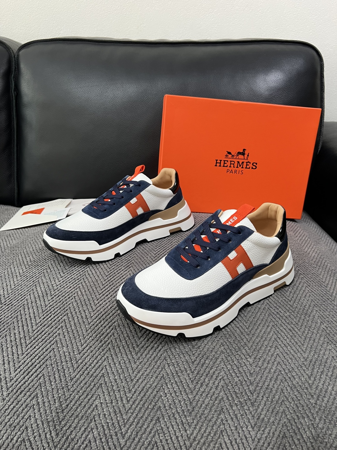 Hermes  高品质  顶级工艺品  爱马仕 专柜同步发售原厂配置，意大利进口原版牛皮面料，高品质拼接工艺，全进口水染