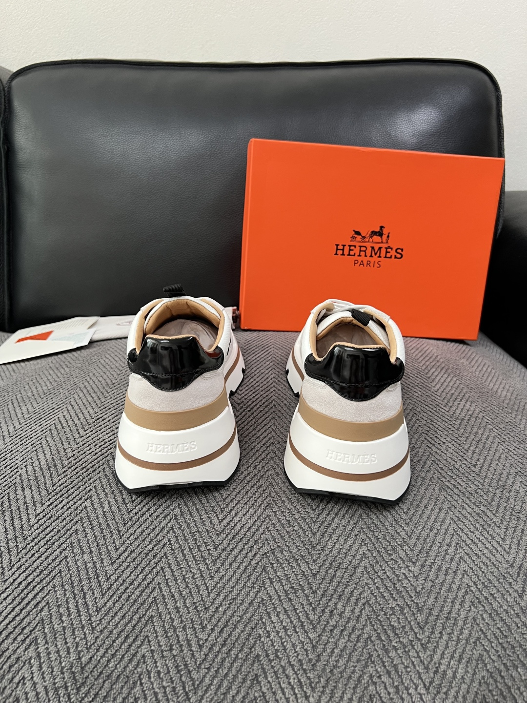 Hermes  高品质  顶级工艺品  爱马仕 专柜同步发售原厂配置，意大利进口原版牛皮面料，高品质拼接工艺，全进口水染