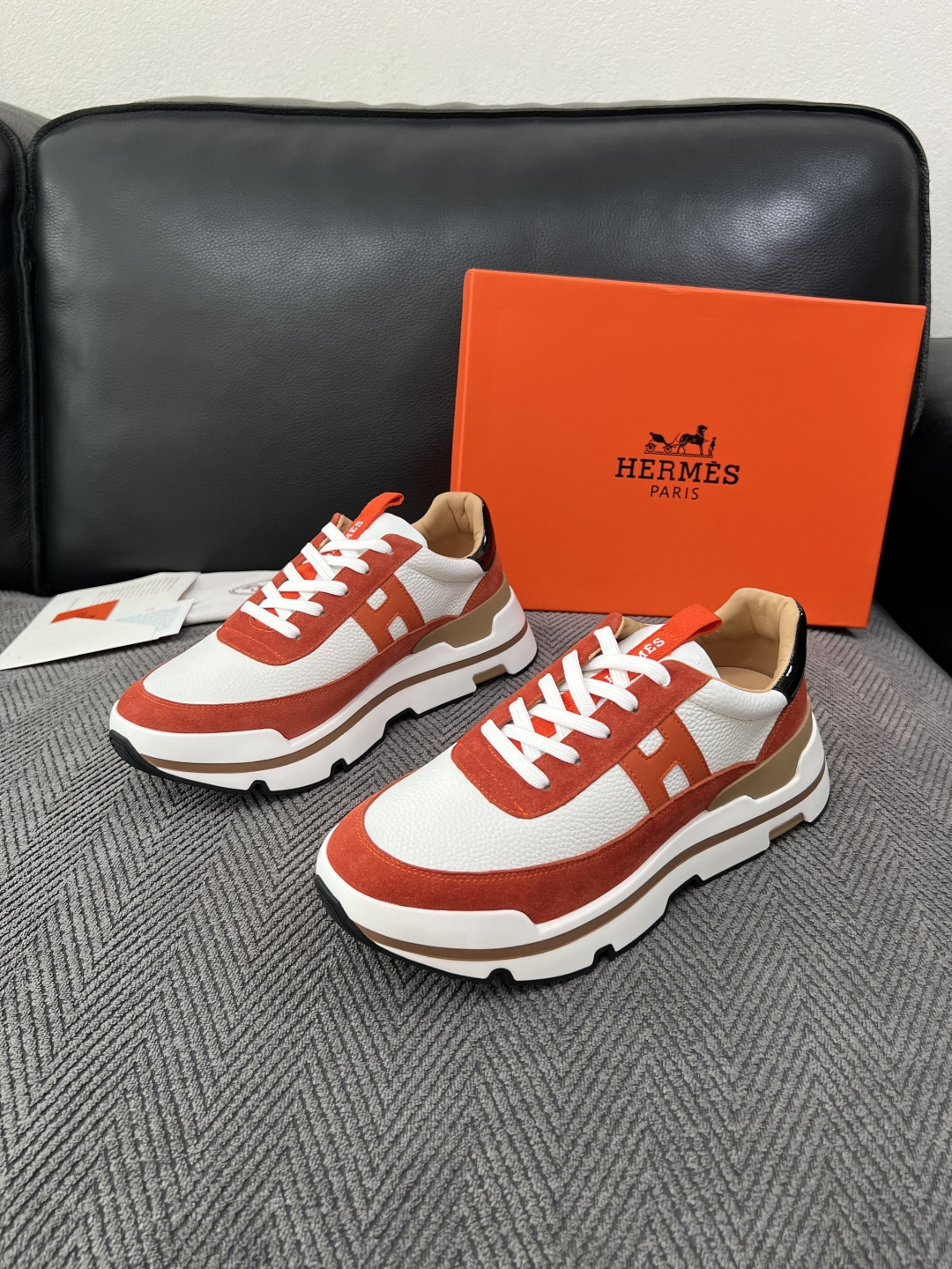 Hermes  高品质  顶级工艺品  爱马仕 专柜同步发售原厂配置，意大利进口原版牛皮面料，高品质拼接工艺，全进口水染