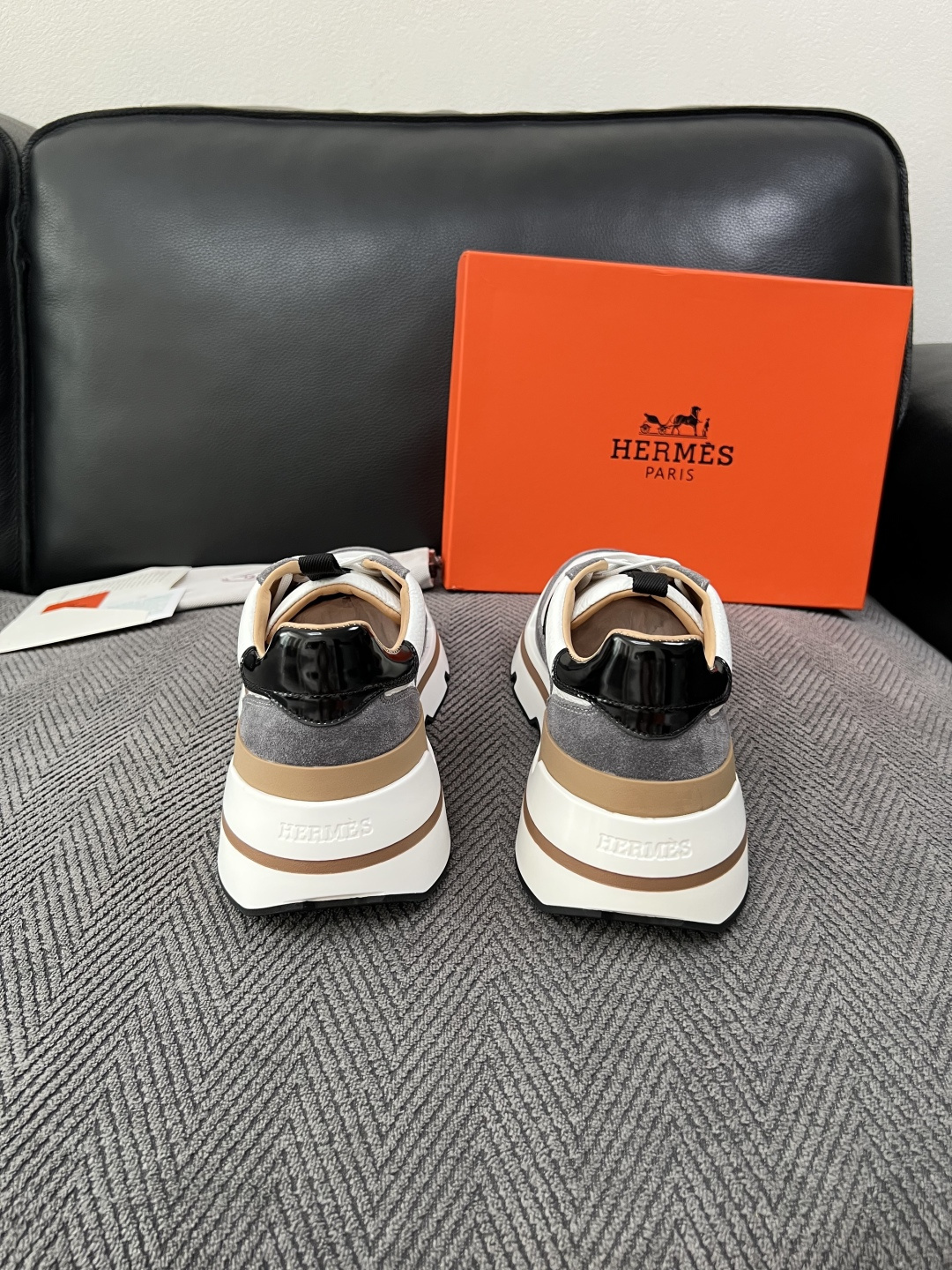 Hermes  高品质  顶级工艺品  爱马仕 专柜同步发售原厂配置，意大利进口原版牛皮面料，高品质拼接工艺，全进口水染