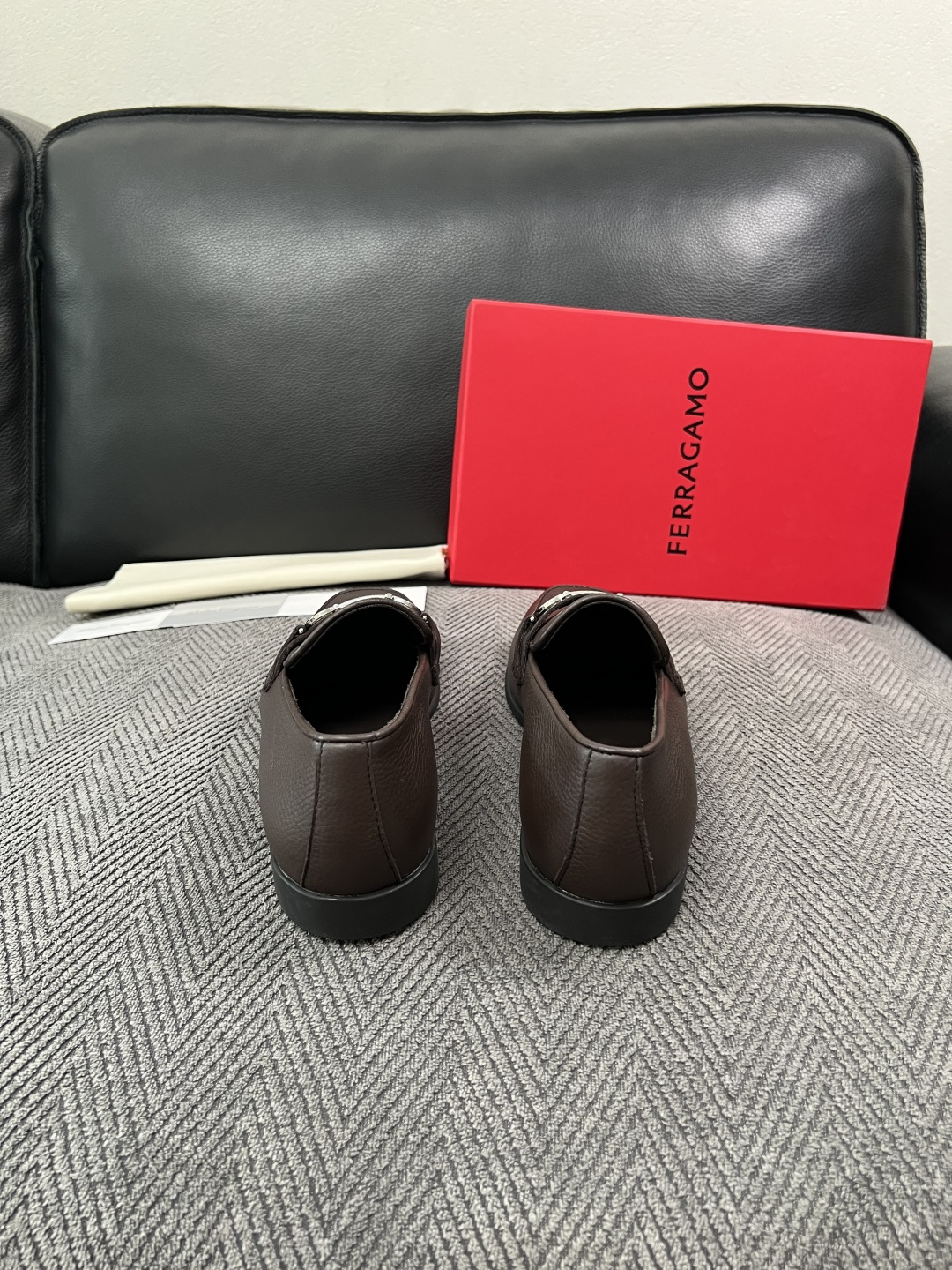 Ferragamo  高品质  顶级工艺品  菲拉格慕  皮鞋专柜同步发售原厂配置，意大利进口原版牛皮，进口水染牛里 ，