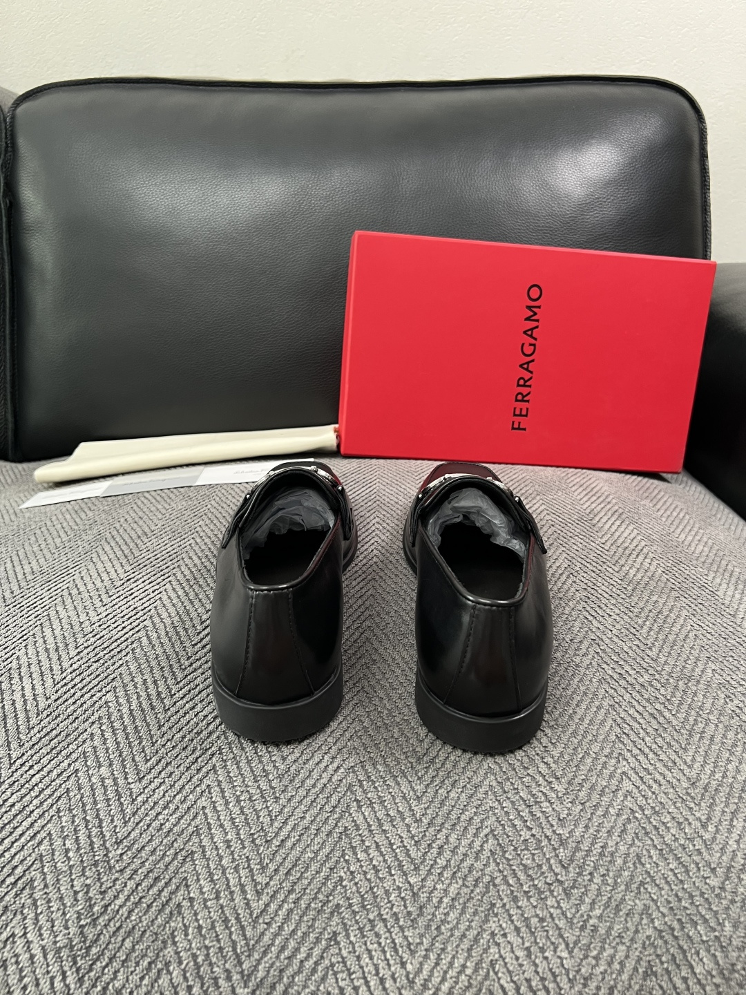 Ferragamo  高品质  顶级工艺品  菲拉格慕  皮鞋专柜同步发售原厂配置，意大利进口原版牛皮，进口水染牛里 ，