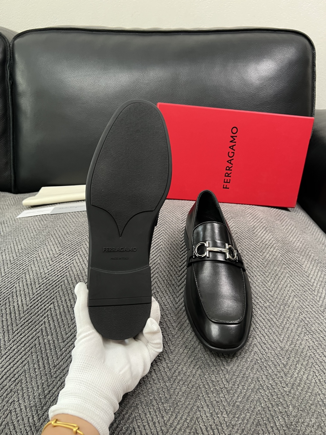 Ferragamo  高品质  顶级工艺品  菲拉格慕  皮鞋专柜同步发售原厂配置，意大利进口原版牛皮，进口水染牛里 ，