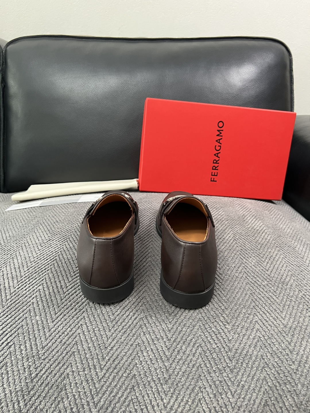 Ferragamo  高品质  顶级工艺品  菲拉格慕  皮鞋专柜同步发售原厂配置，意大利进口原版牛皮，进口水染牛里 ，
