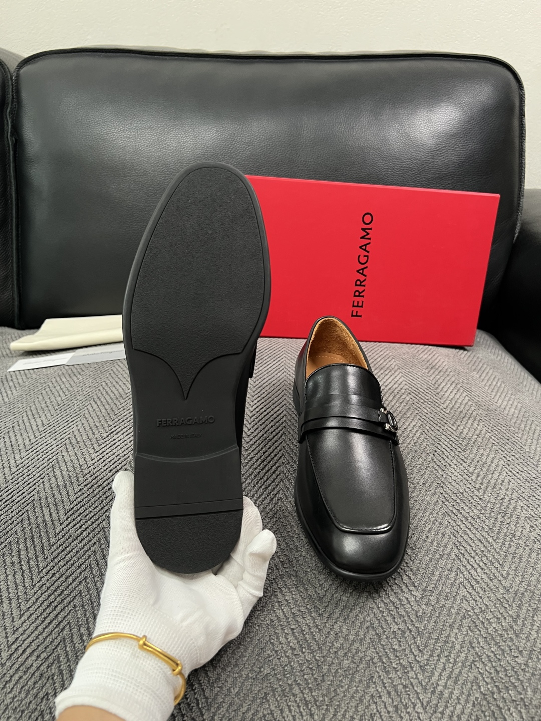 Ferragamo  高品质  顶级工艺品  菲拉格慕  皮鞋专柜同步发售原厂配置，意大利进口原版牛皮，进口水染牛里 ，