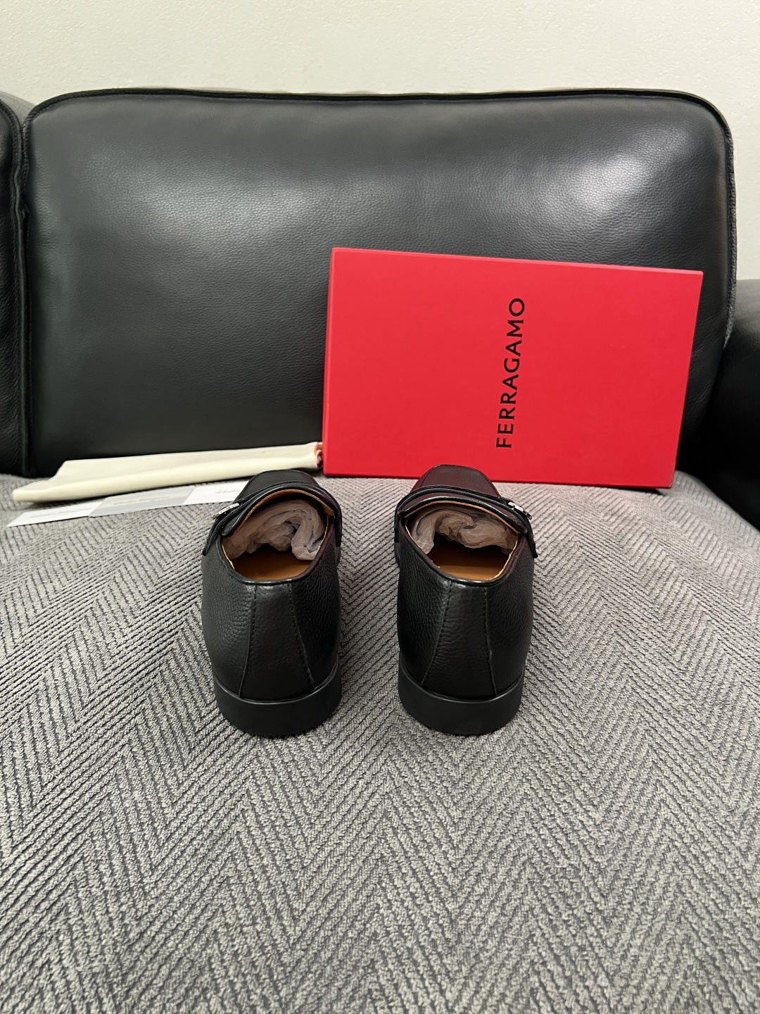 Ferragamo  高品质  顶级工艺品  菲拉格慕  皮鞋专柜同步发售原厂配置，意大利进口原版牛皮，进口水染牛里 ，