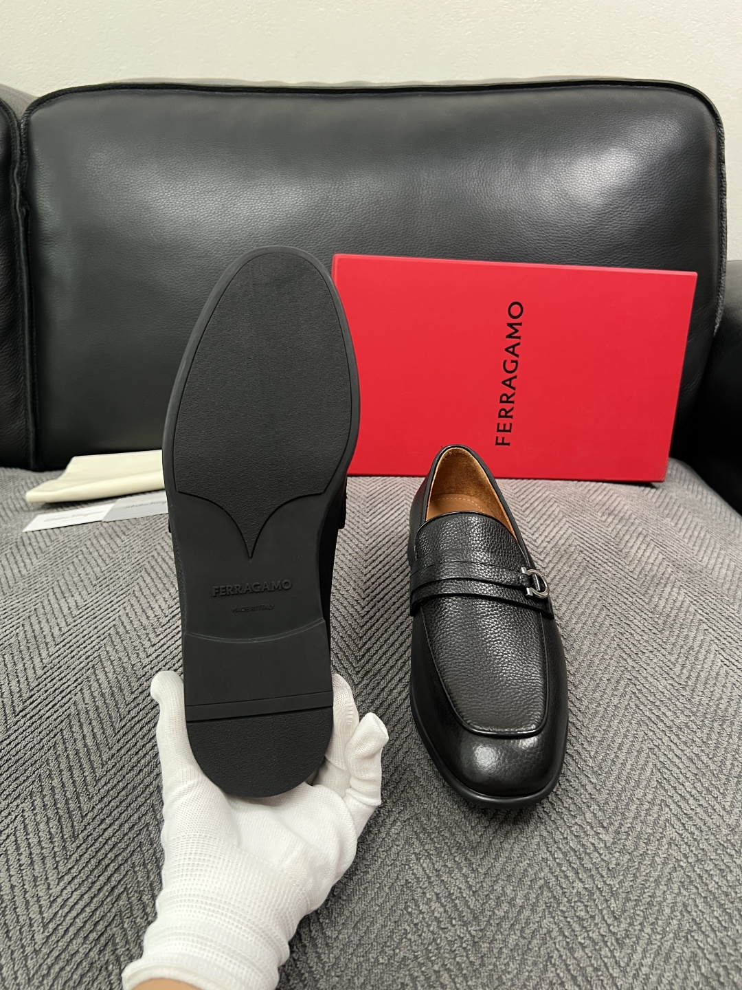 Ferragamo  高品质  顶级工艺品  菲拉格慕  皮鞋专柜同步发售原厂配置，意大利进口原版牛皮，进口水染牛里 ，