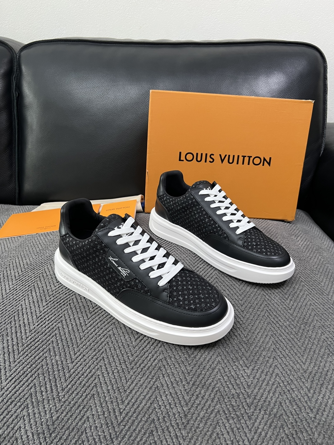Lv 高品质 顶级工艺品 路易威登,运动板鞋专柜同步,鞋面意大利进口,高品质拼接缤纷色彩复杂工艺品,进口牛皮里垫柔 Lv 高品质 顶级工艺品 路易威登,运动板鞋专柜同步,鞋面意大利进口,高品质拼接缤纷色彩复杂工艺品,进口牛皮里垫柔