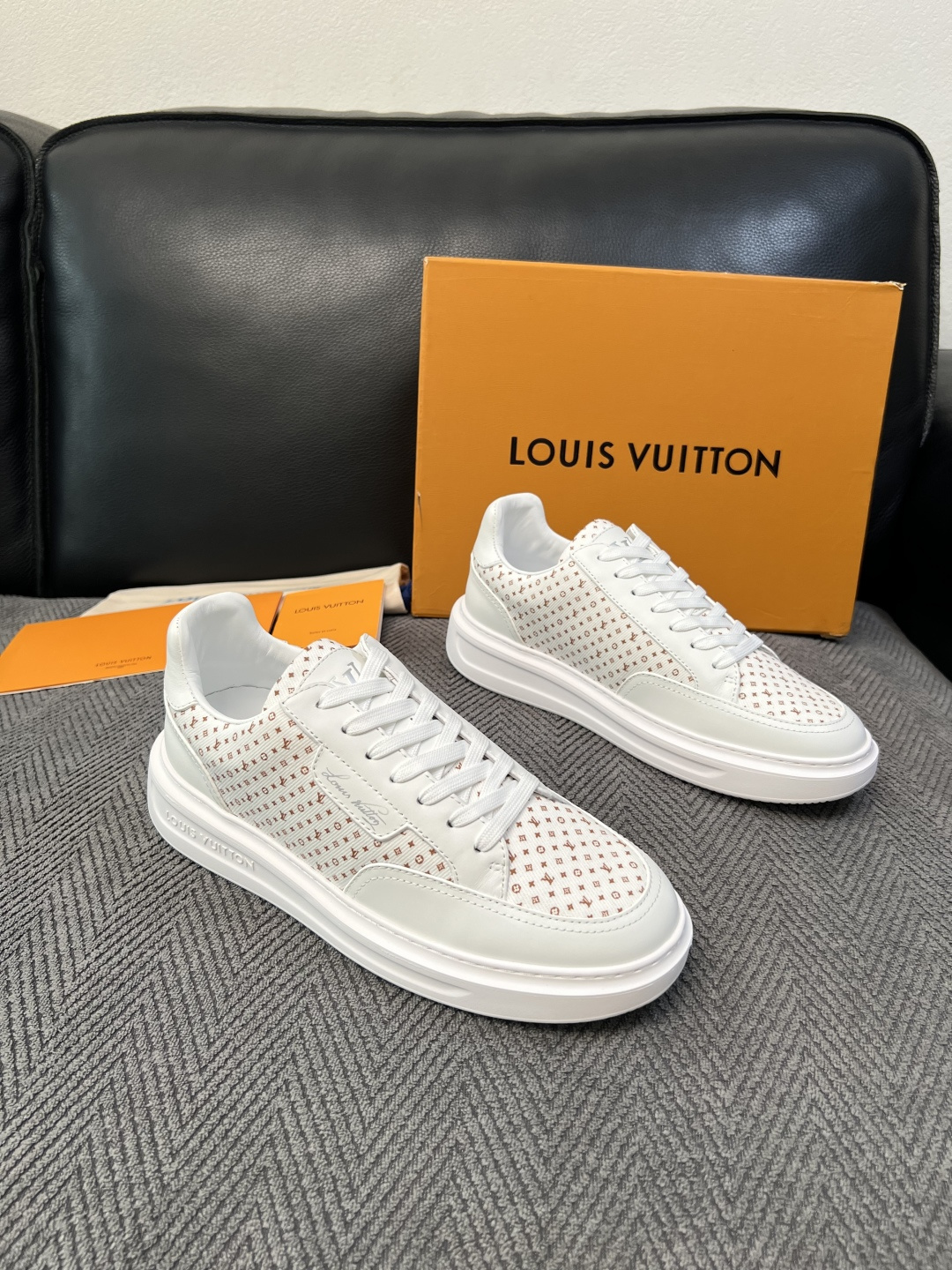 Lv 高品质 顶级工艺品 路易威登,运动板鞋专柜同步,鞋面意大利进口,高品质拼接缤纷色彩复杂工艺品,进口牛皮里垫柔 Lv 高品质 顶级工艺品 路易威登,运动板鞋专柜同步,鞋面意大利进口,高品质拼接缤纷色彩复杂工艺品,进口牛皮里垫柔