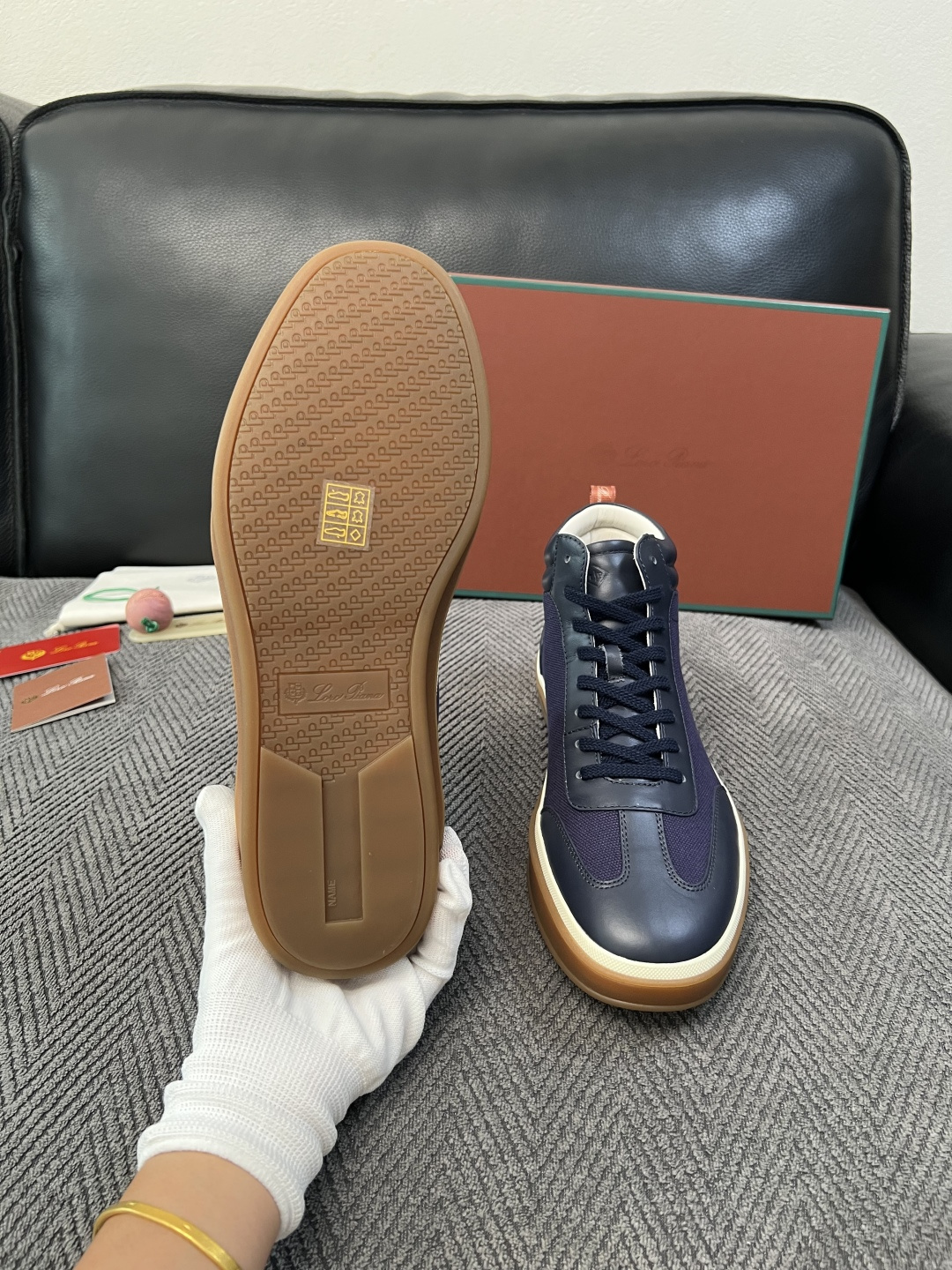 Loro Piana  高品质  顶级工艺品  诺悠翩雅  靴子新品专柜同步原厂配置，鞋面意大利进口牛皮面料，高品质拼接