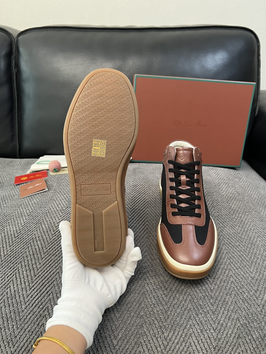 Loro Piana  高品质  顶级工艺品  诺悠翩雅  靴子新品专柜同步原厂配置，鞋面意大利进口牛皮面料，高品质拼接