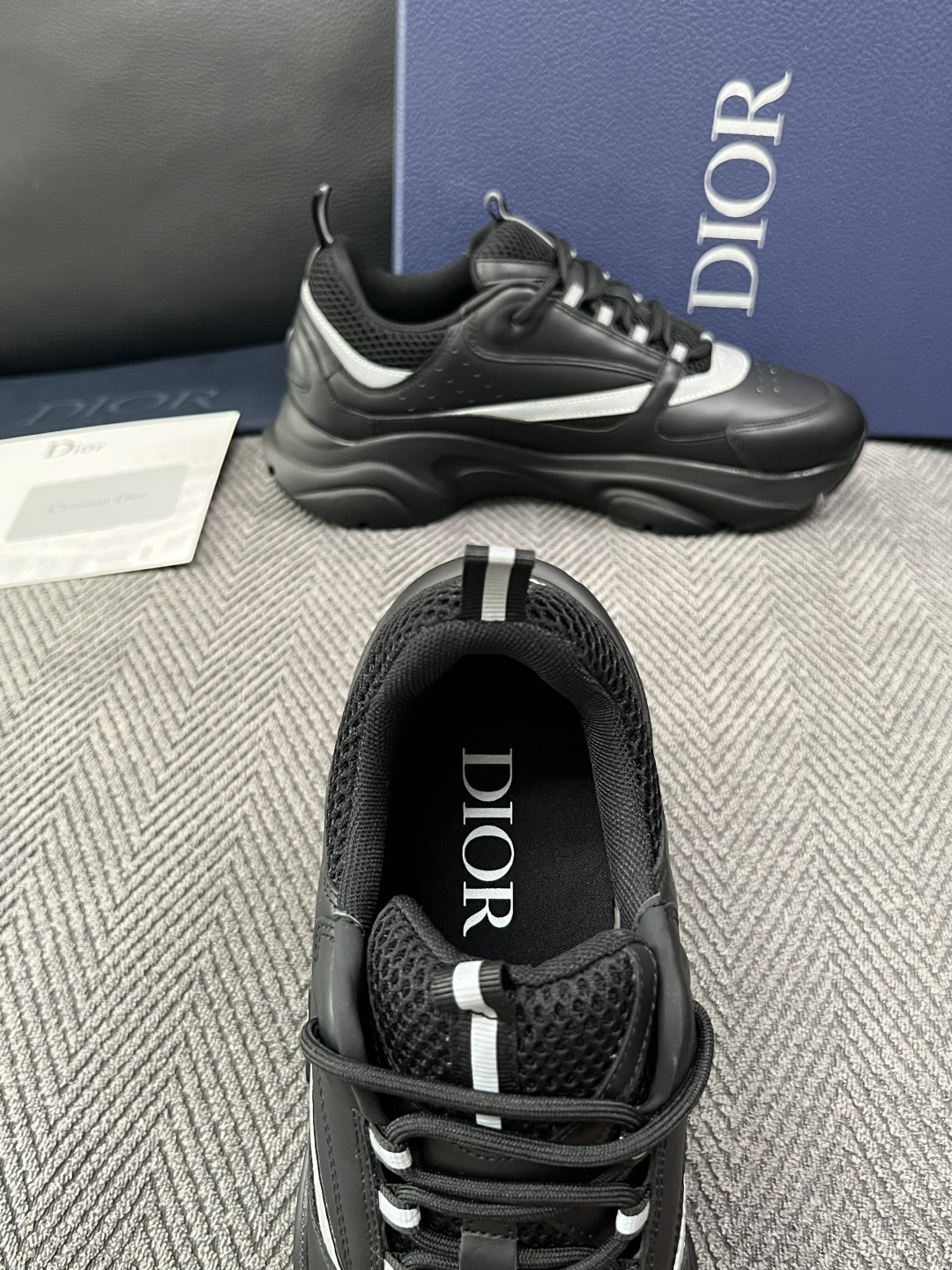 Dior 顶级工艺品 迪奥  专柜同步 原厂配置，意大利进口原版牛皮面料，透气舒适进口水染牛里垫，鞋底：原厂特供原版底超